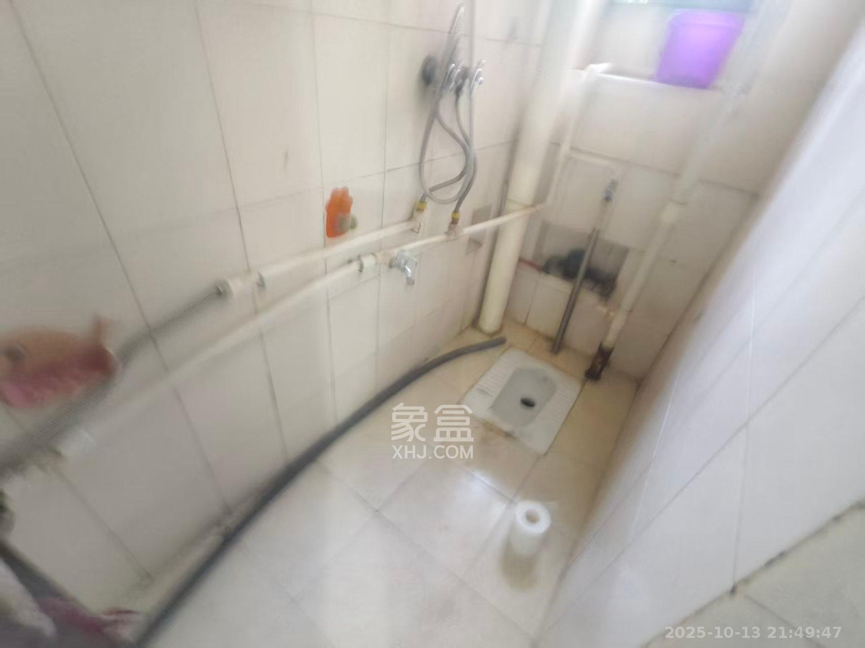 开福区公安分局职工宿舍 3室2厅2卫 1300.0元/月 开福区公安分局职工宿舍 3室2厅2卫 1300.0元/月室内图