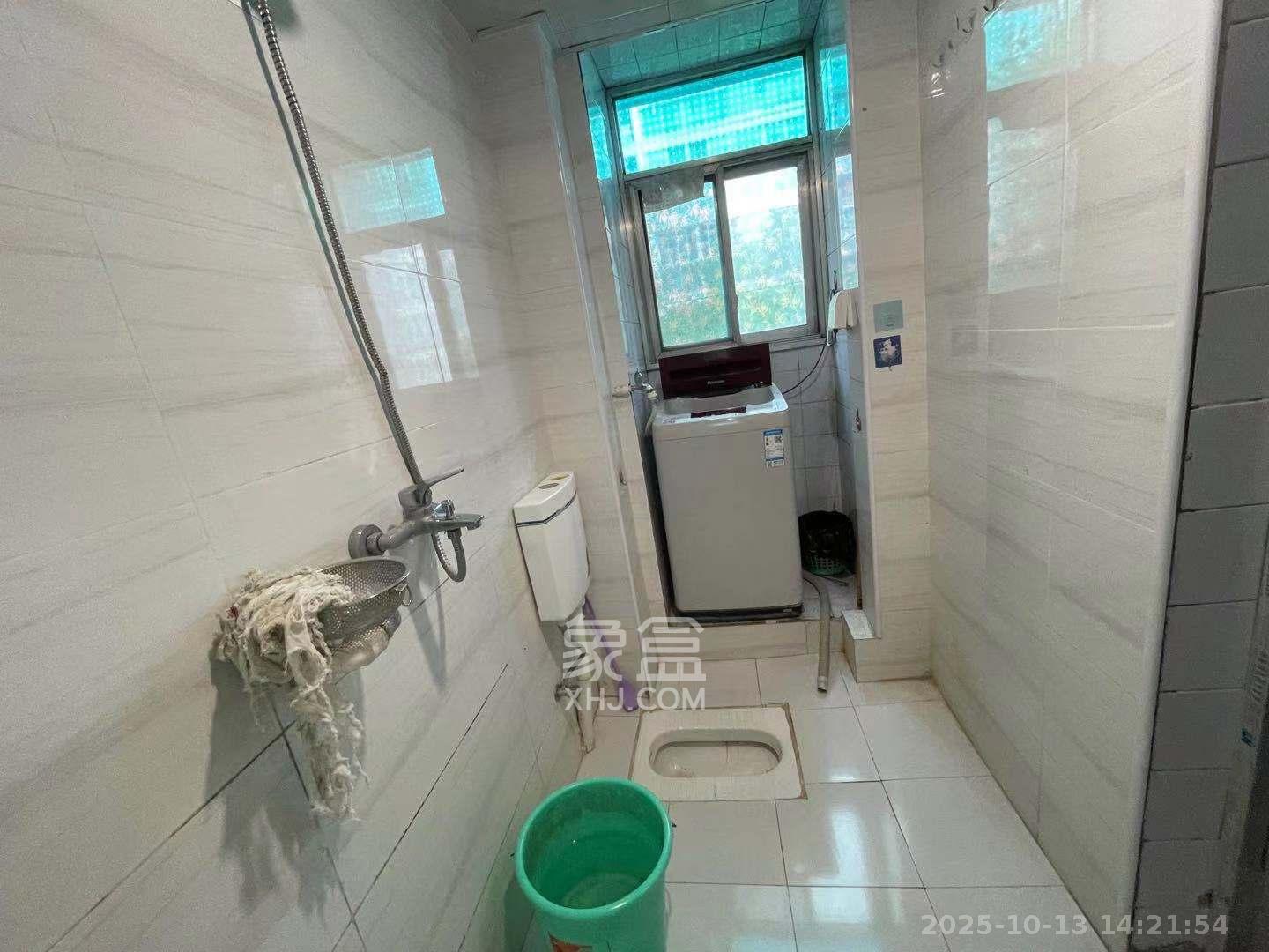 红旗区四片  3室2厅1卫    2200.0元/月室内图