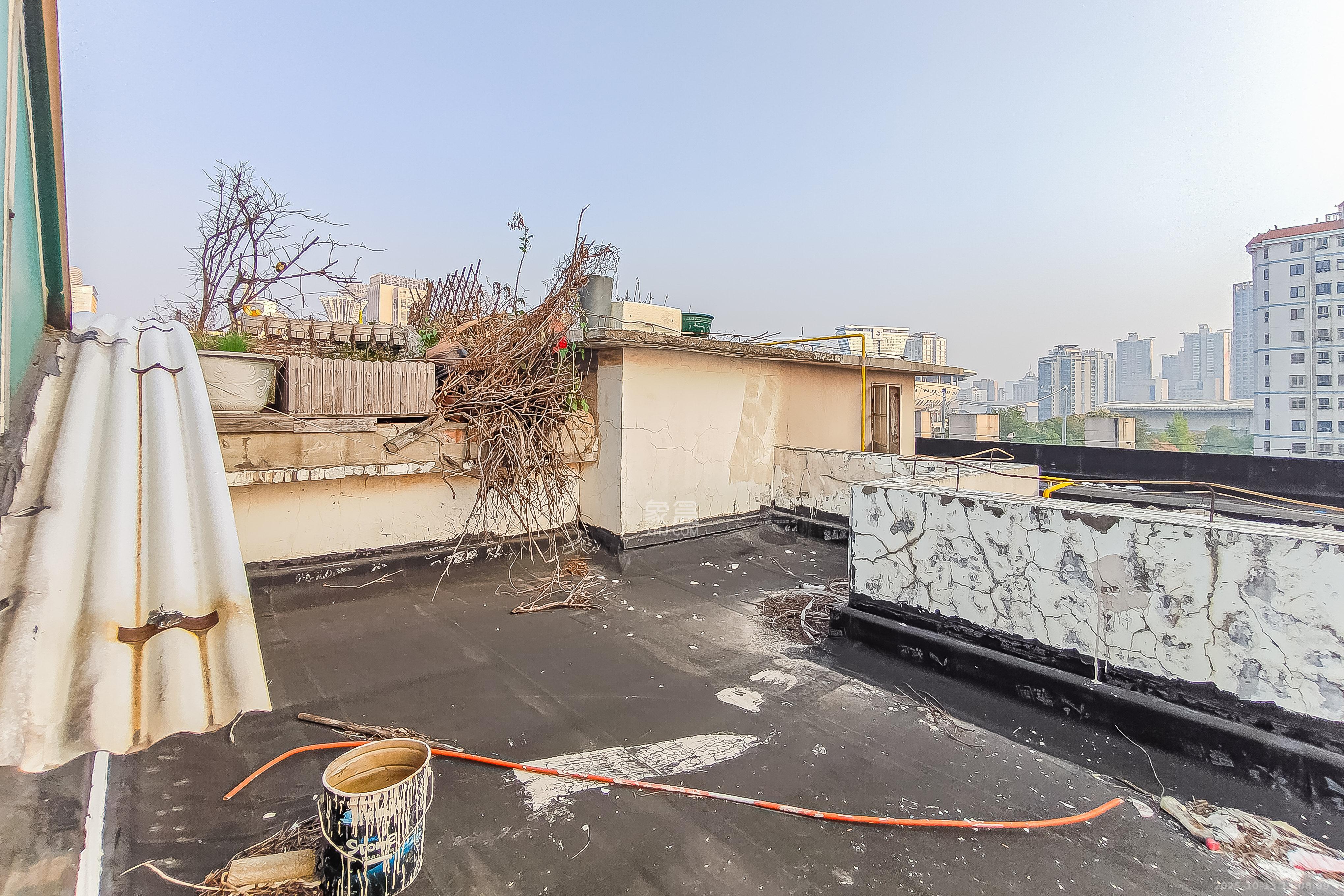 白沙公寓  6室1厅1卫    75.0万阳台