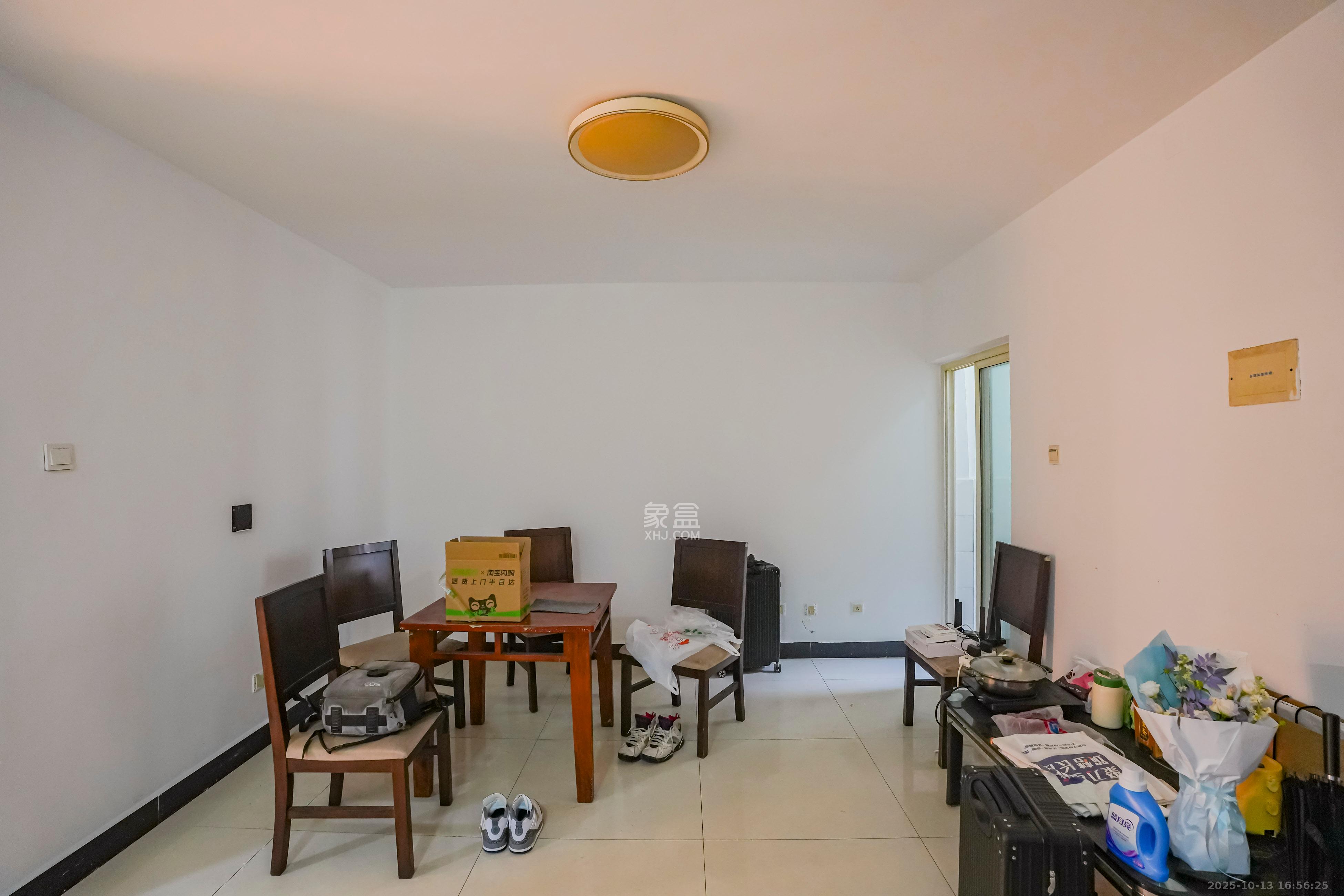 雅雀湖小区 2室1厅1卫 45.0万 雅雀湖小区 2室1厅1卫 45.0万客厅