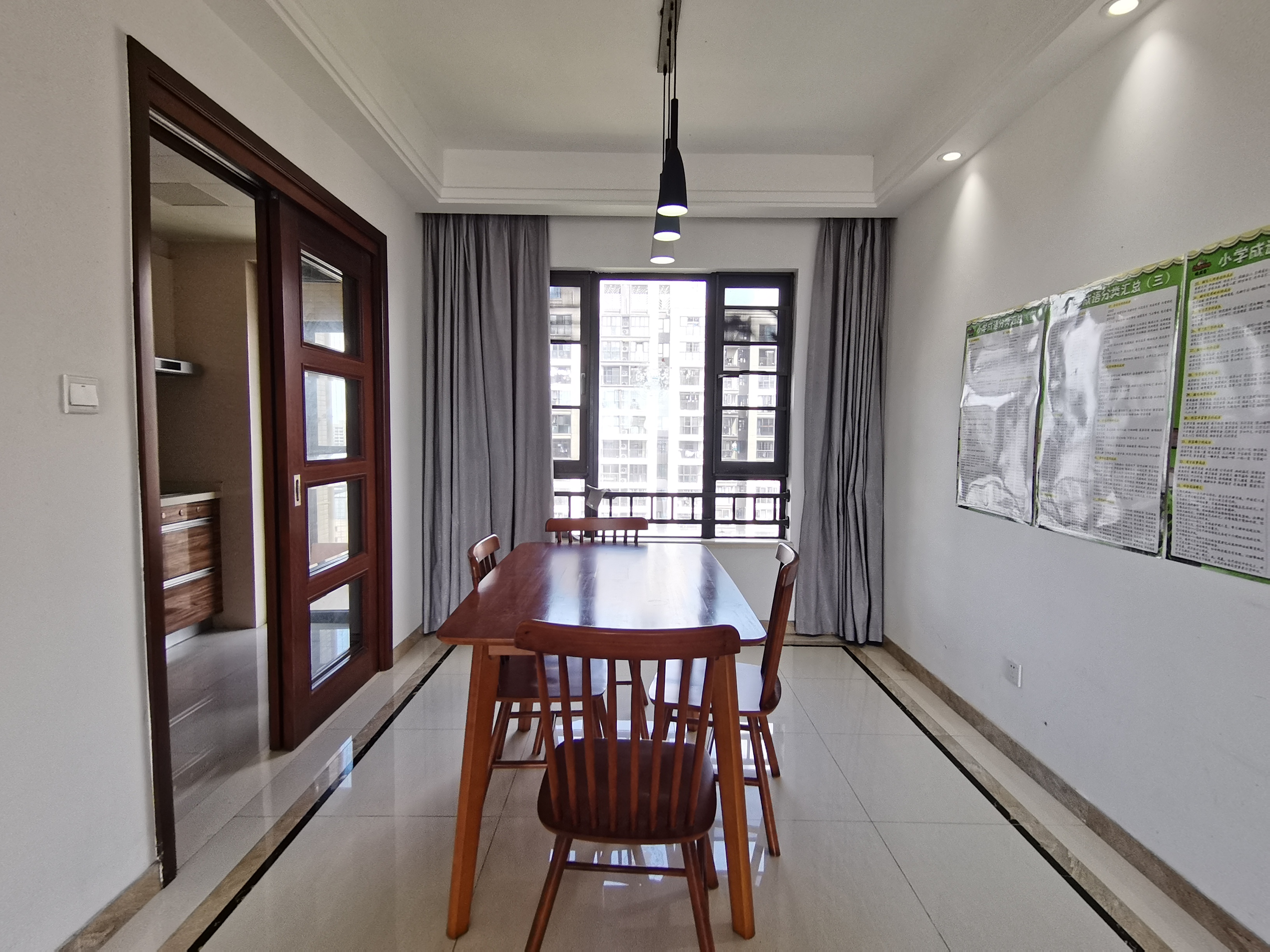 中海锦城 3室2厅2卫 3300.0元/月 中海锦城 3室2厅2卫 3300.0元/月室内图