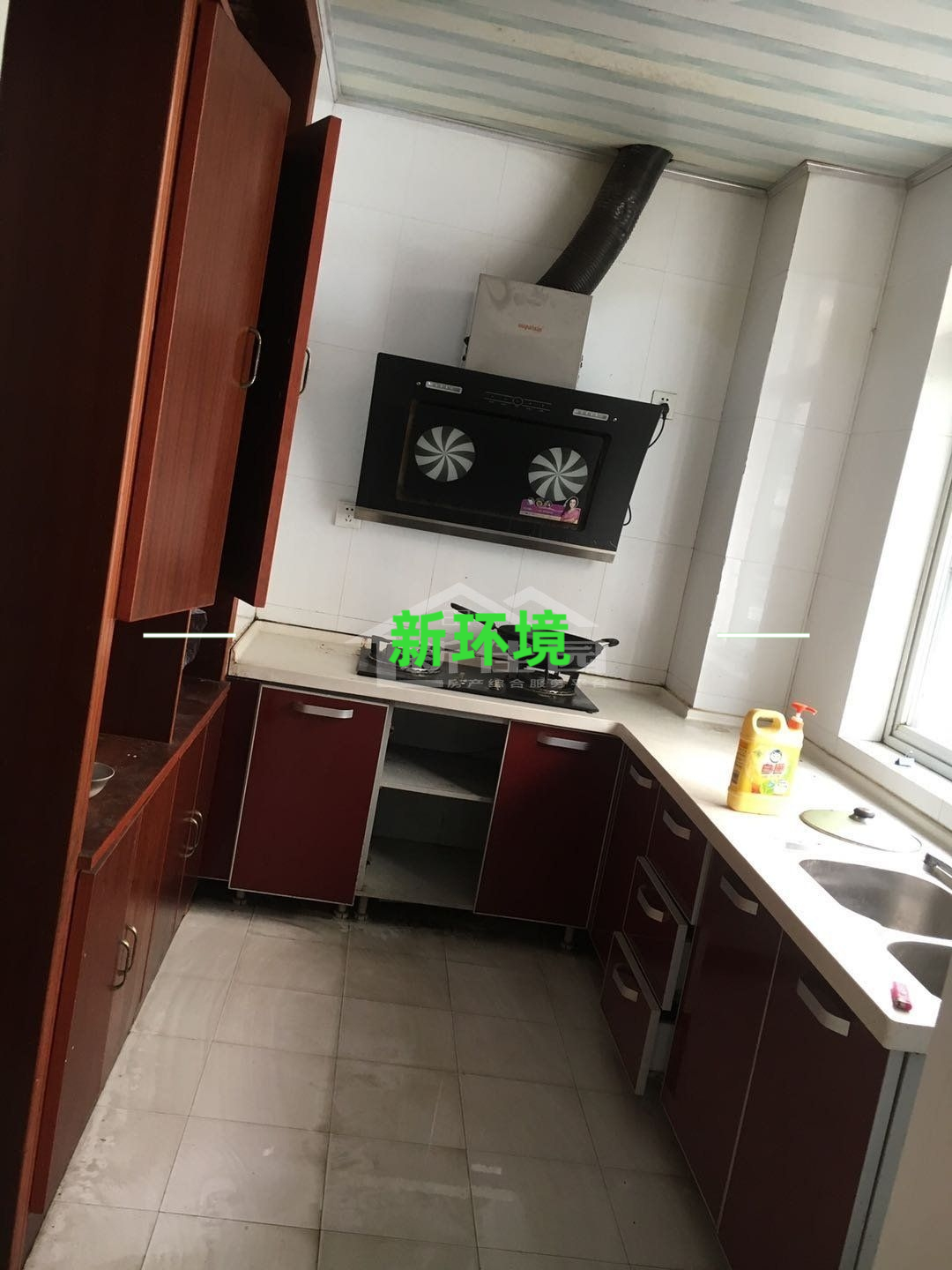 龙城街  4室2厅2卫    1800.0元/月室内图