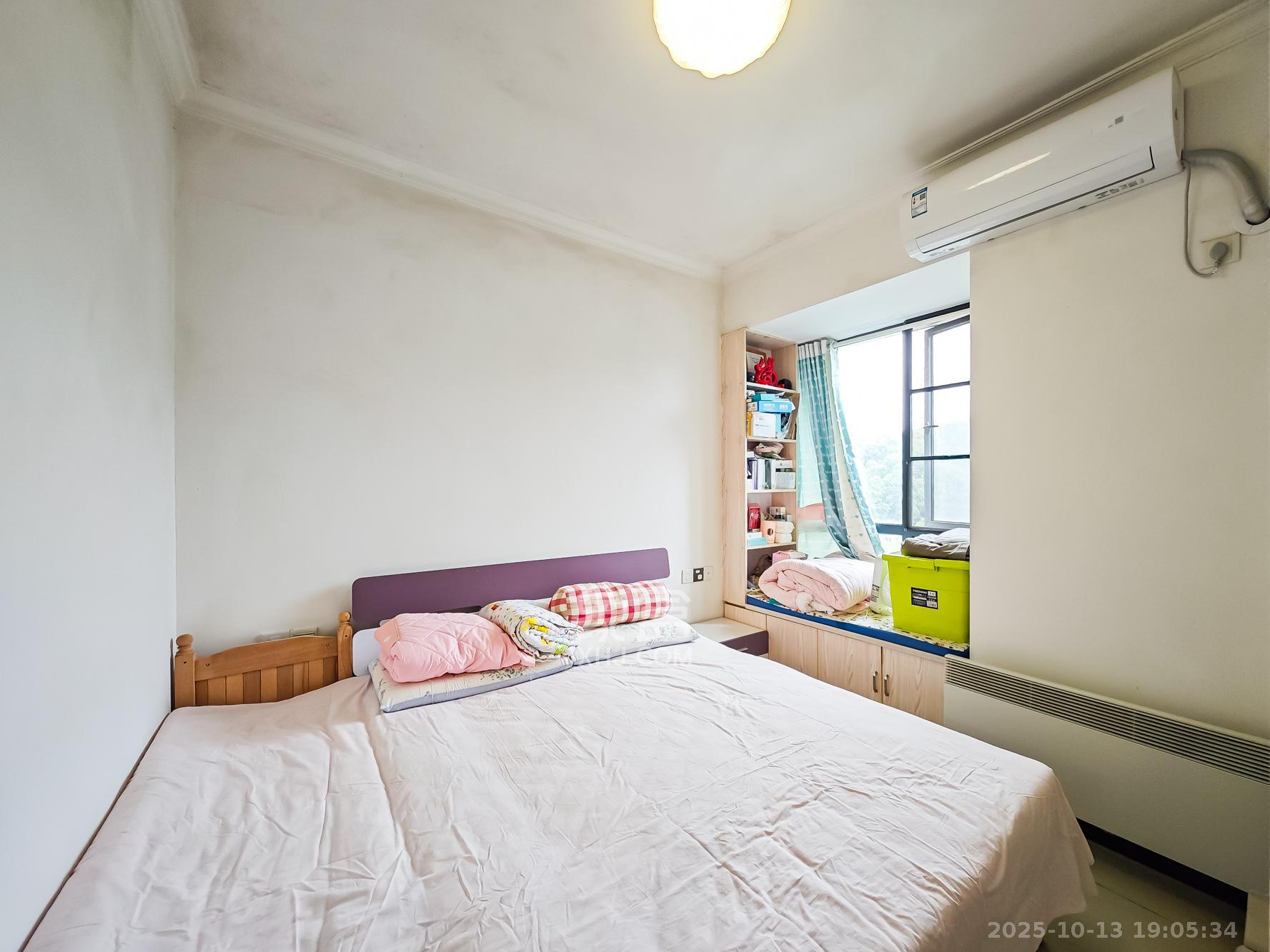 秀峰景园(领秀峰) 2室1厅1卫 42.0万 秀峰景园(领秀峰) 2室1厅1卫 42.0万卧室