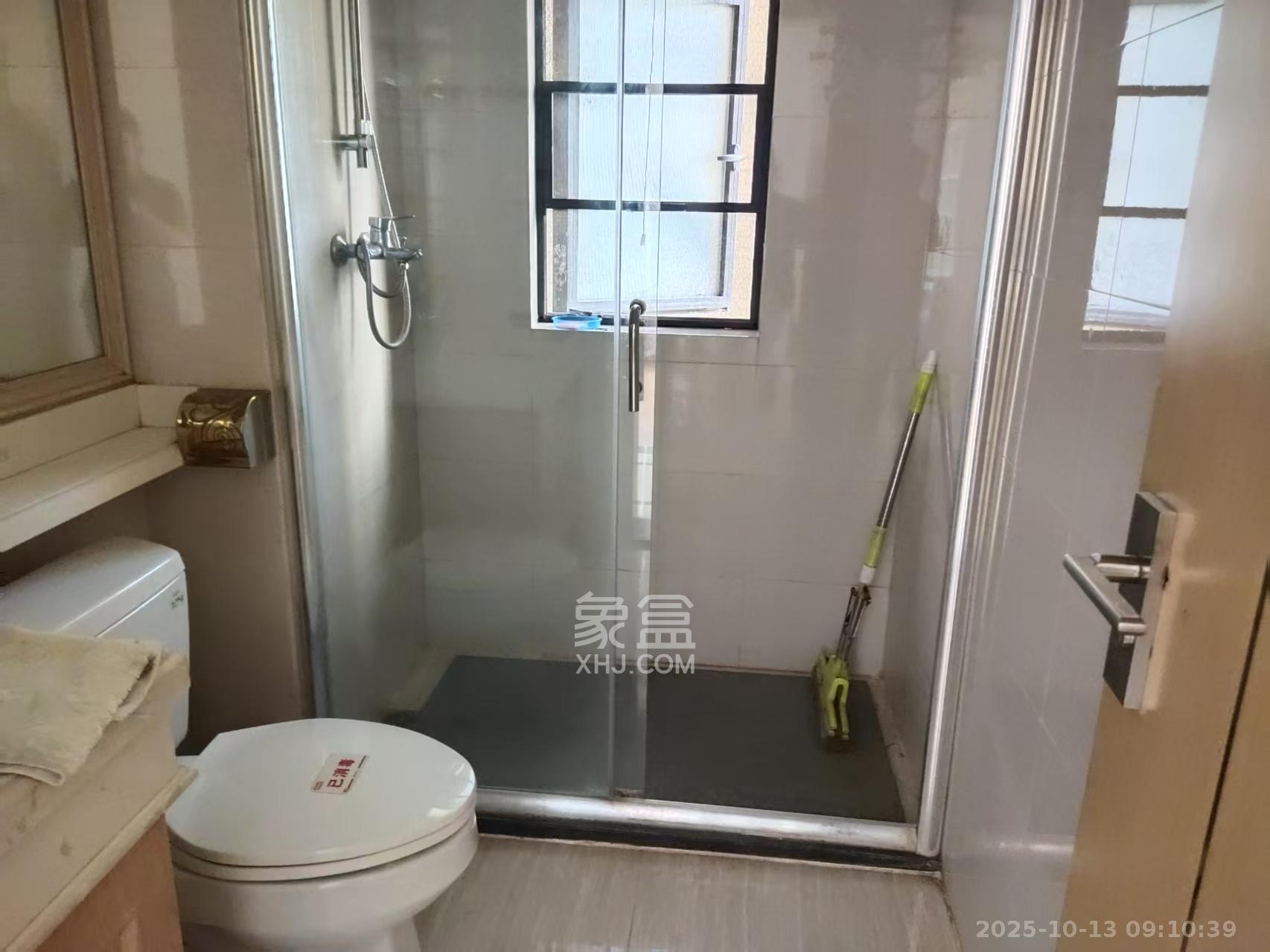 中海国际三期  1室2厅1卫    1800.0元/月 中海国际三期  1室2厅1卫    1800.0元/月室内图