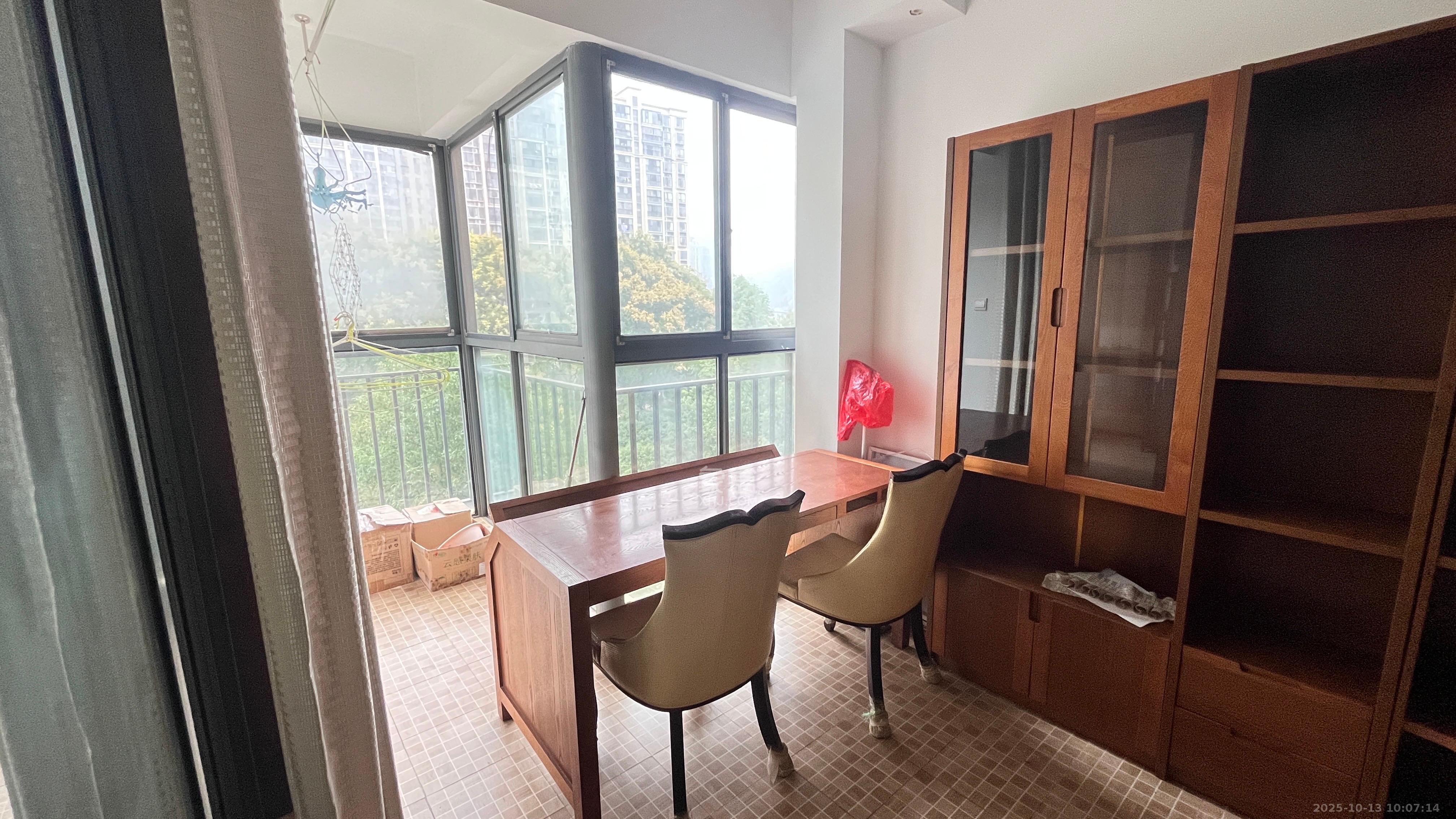 卓越蔚蓝海岸二期  3室2厅2卫    3500.0元/月室内图