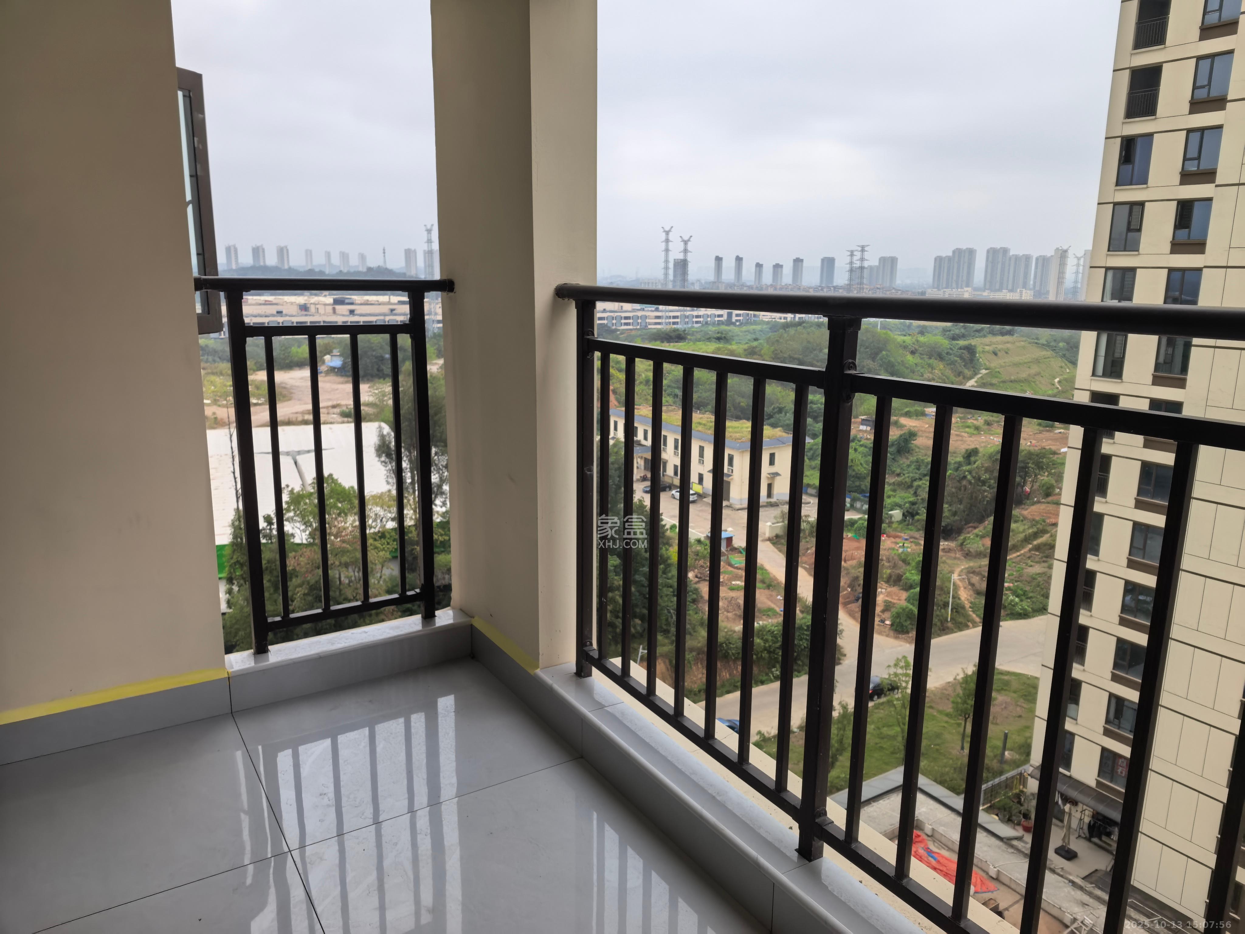 澳海弘阳云潇赋 3室2厅1卫 2300.0元/月 澳海弘阳云潇赋 3室2厅1卫 2300.0元/月室内图