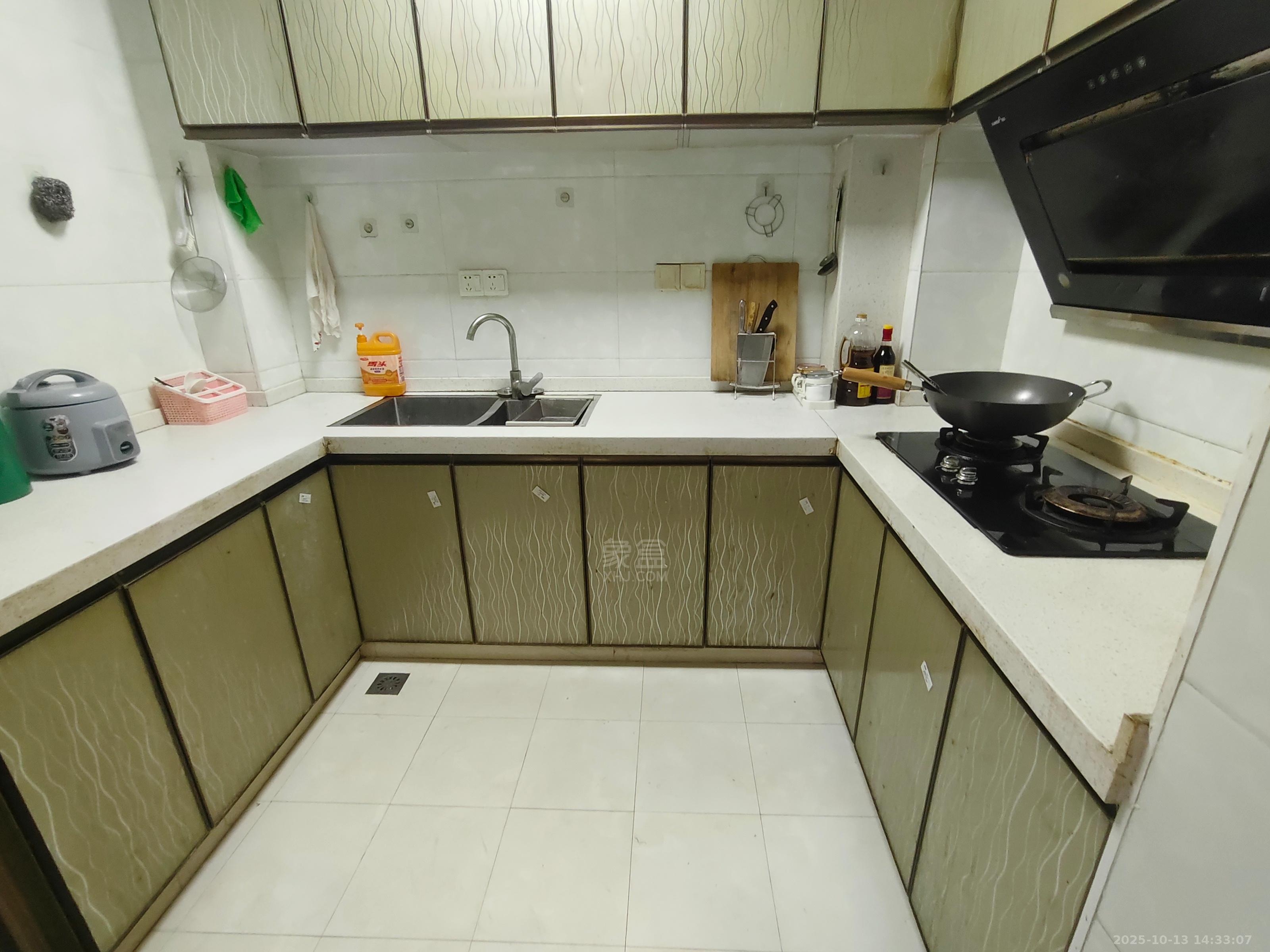 御景龙湾 4室2厅2卫 1880.0元/月 御景龙湾 4室2厅2卫 1880.0元/月室内图