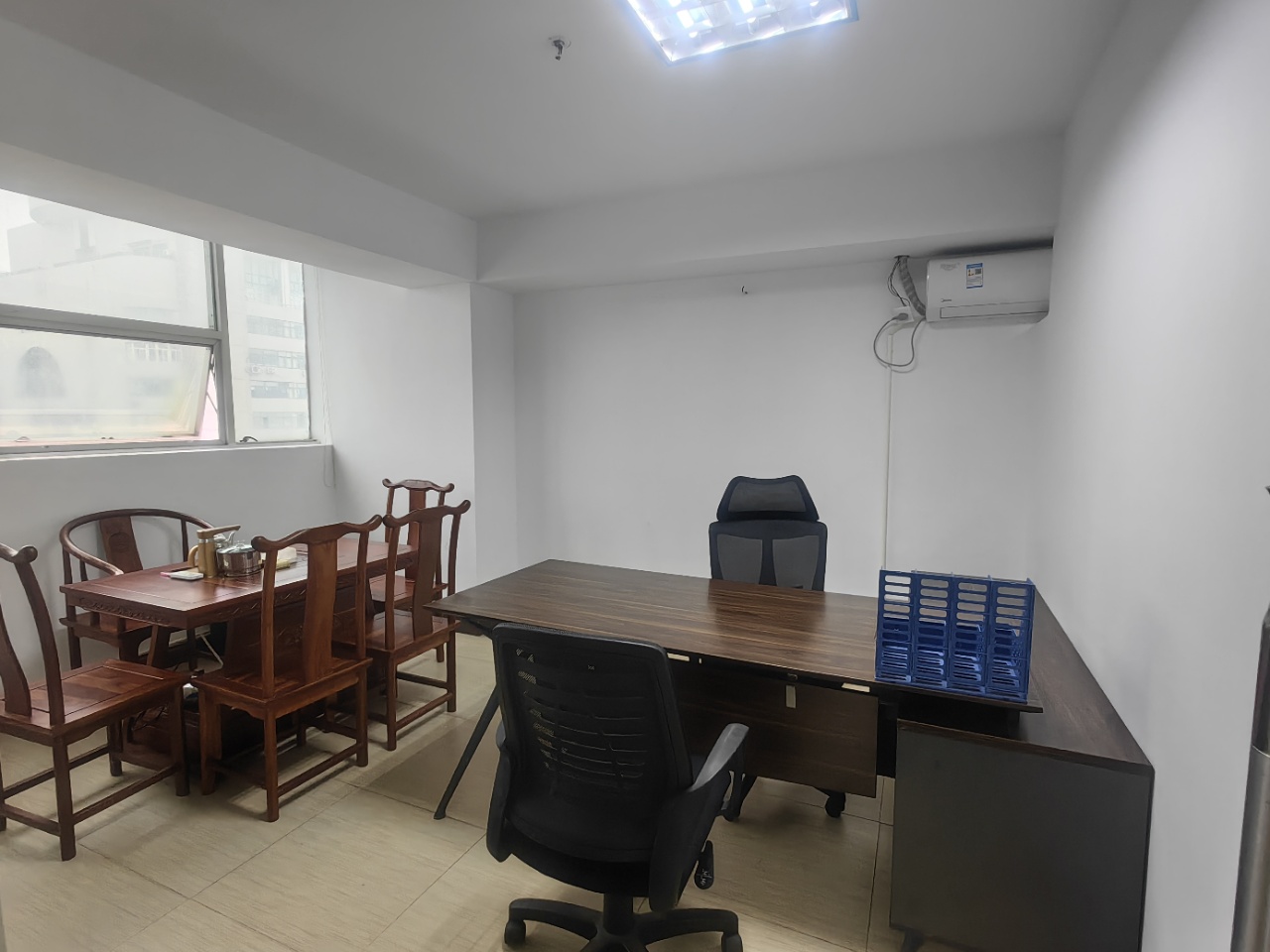 海涯大厦 1室2厅1卫 4200.0元/月 海涯大厦 1室2厅1卫 4200.0元/月室内图