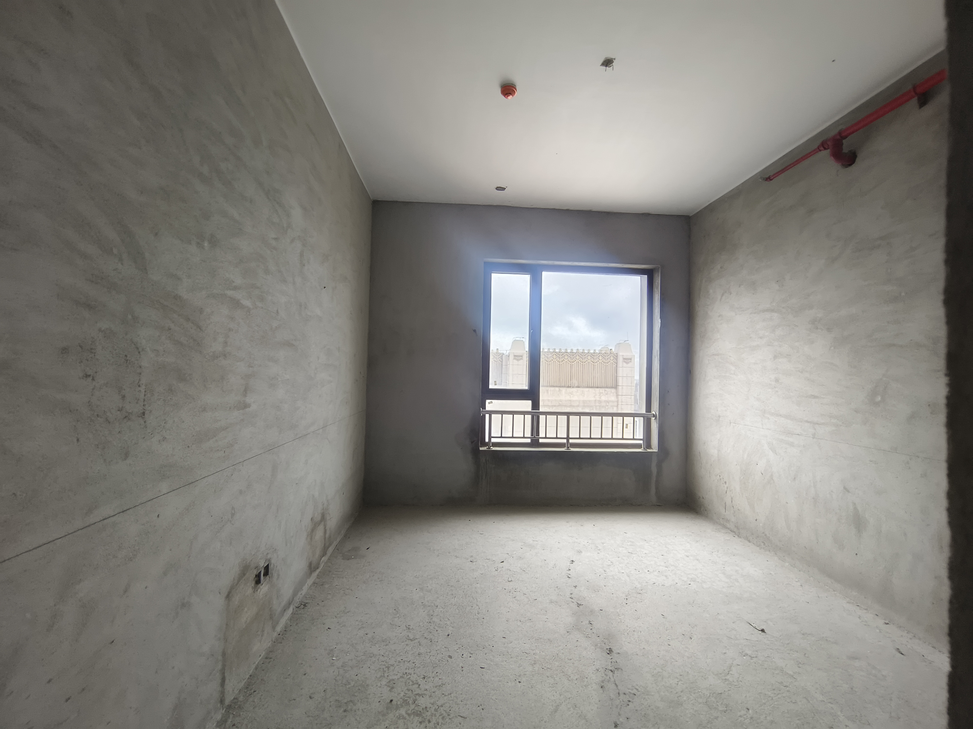 海航豪庭南苑  4室2厅3卫    690.0万 海航豪庭南苑  4室2厅3卫    690.0万客厅