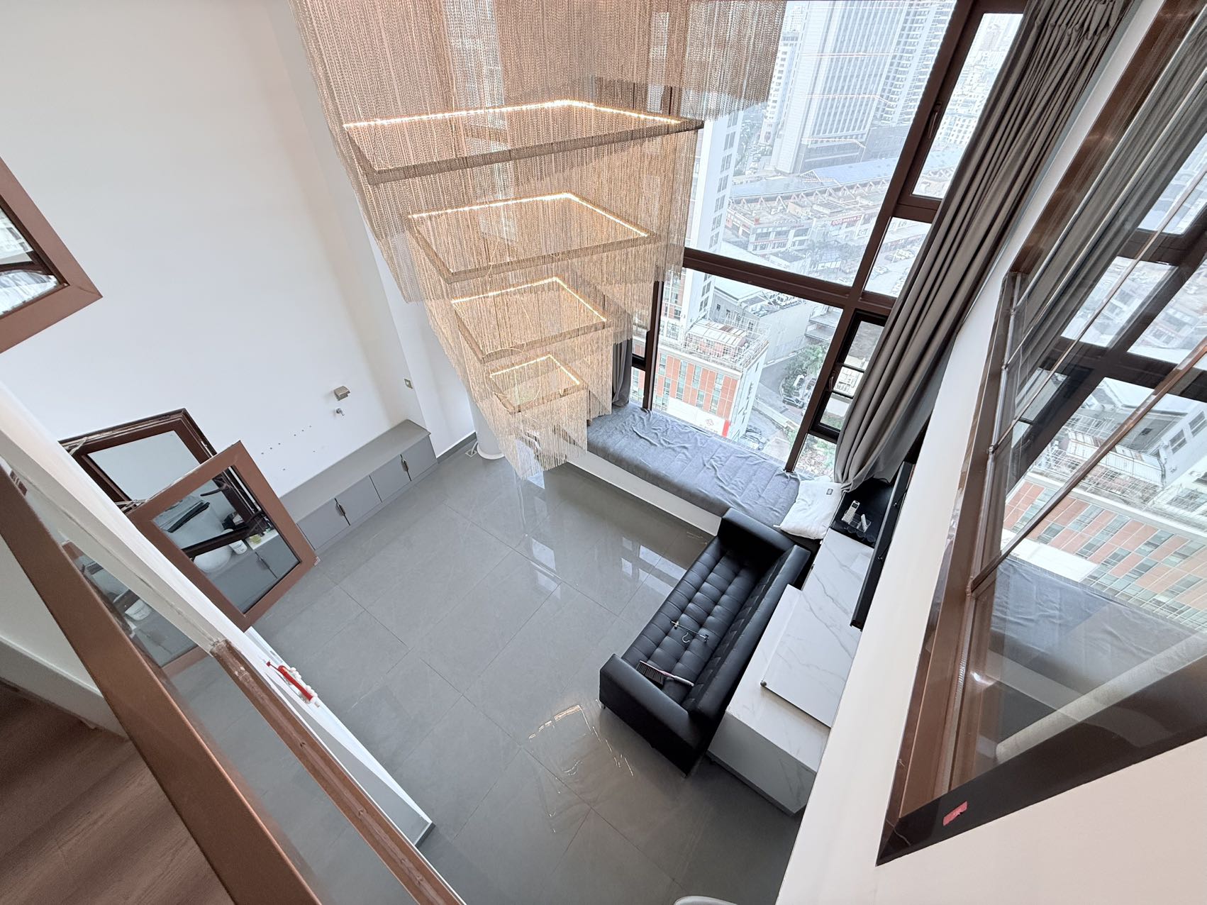 金龙城市广场二期  3室2厅2卫    3800.0元/月室内图1