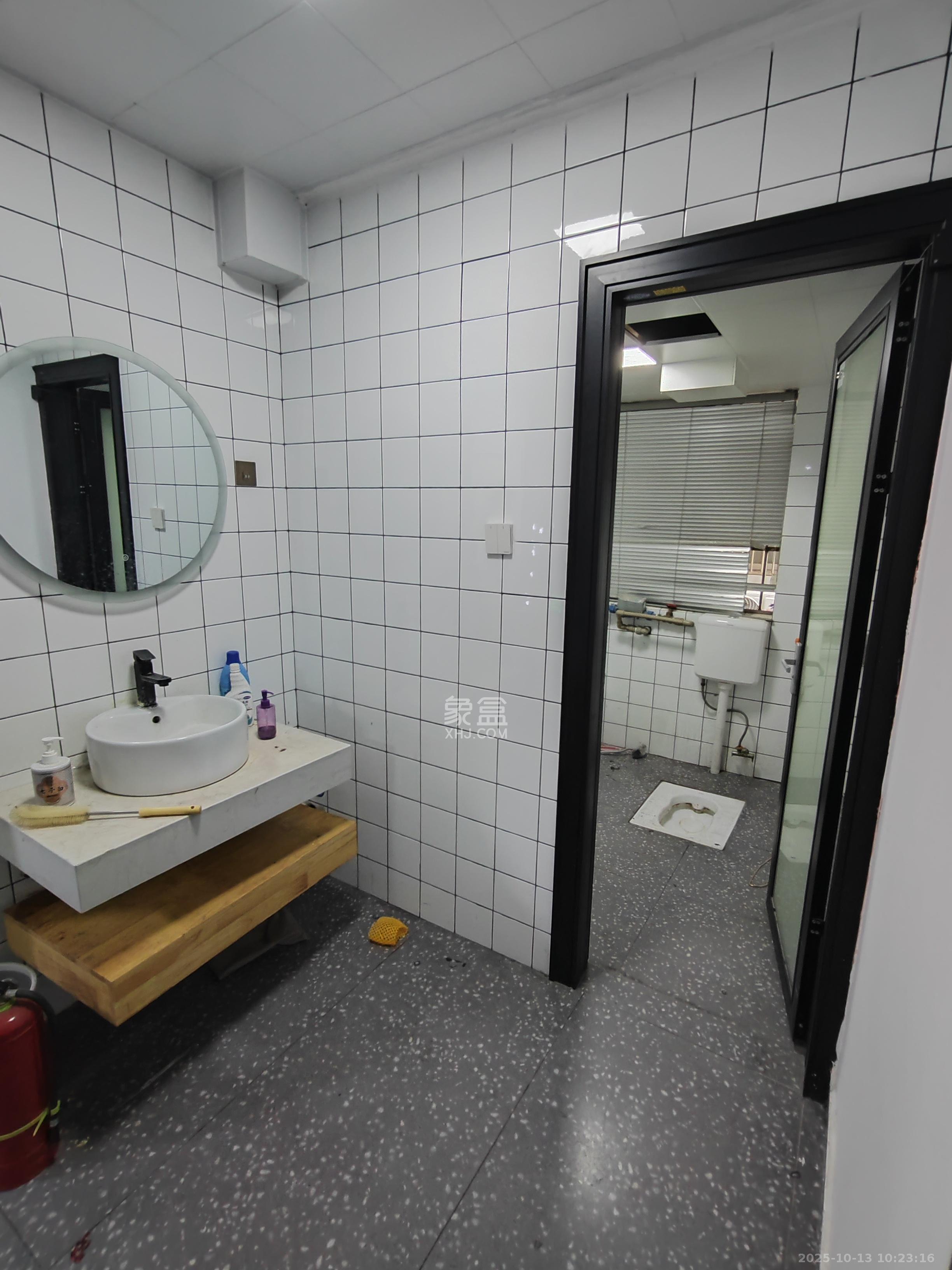 新世界百货（湖南供销大厦）  3室2厅1卫    7000.0元/月室内图