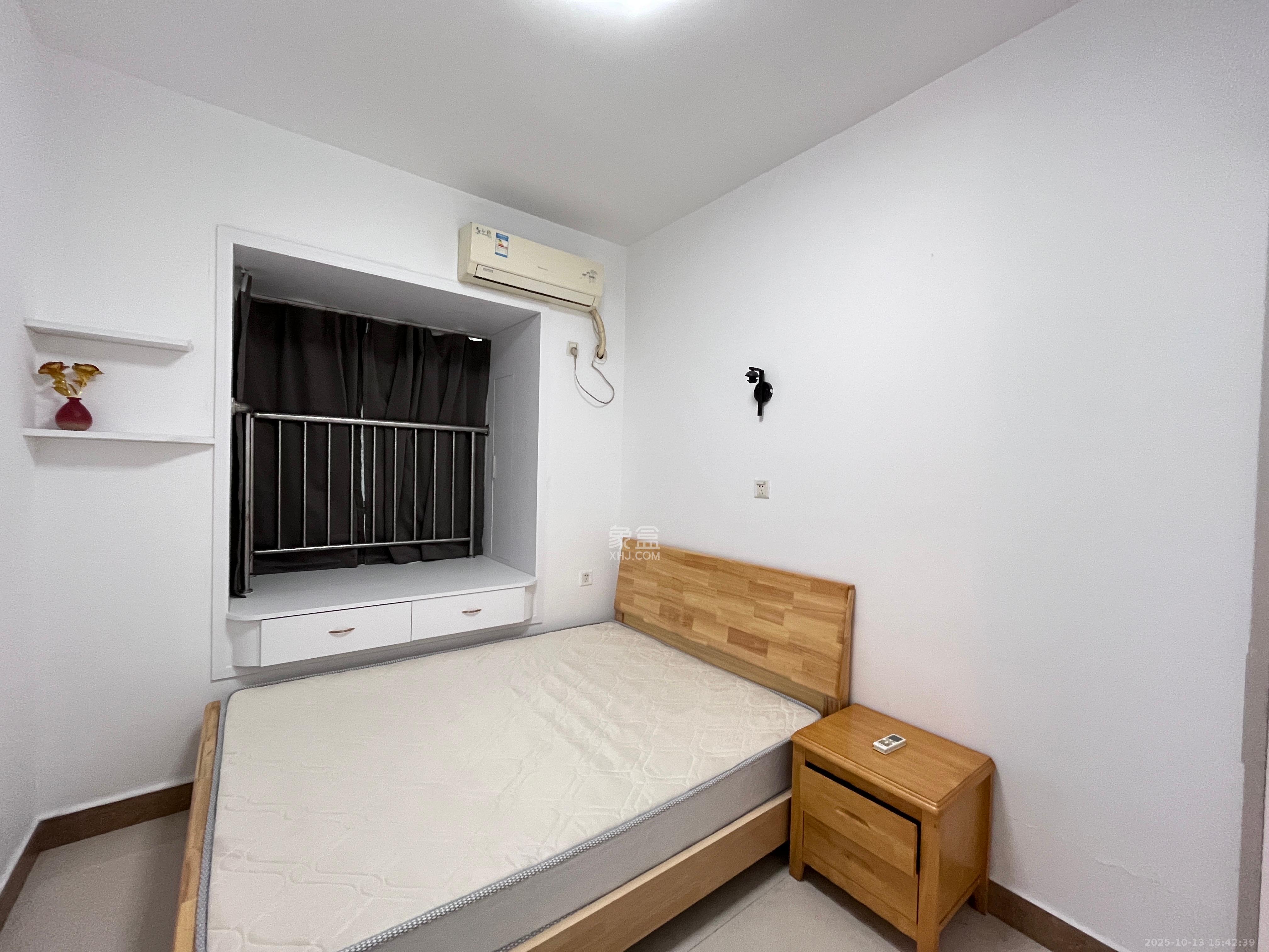 左岸右岸 2室2厅1卫 2300.0元/月 左岸右岸 2室2厅1卫 2300.0元/月室内图