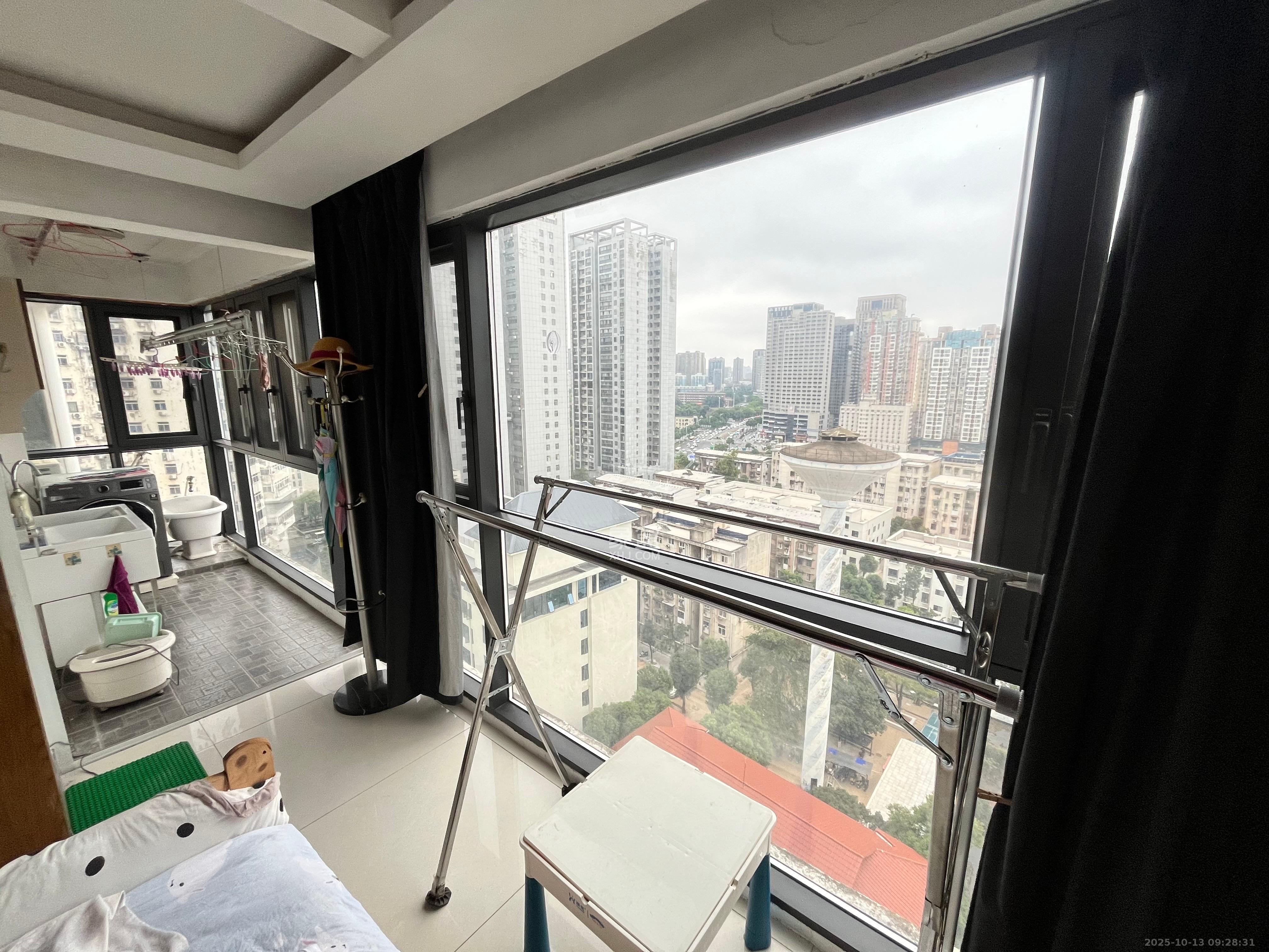 海利华宫大厦  2室1厅1卫    3500.0元/月 海利华宫大厦  2室1厅1卫    3500.0元/月室内图