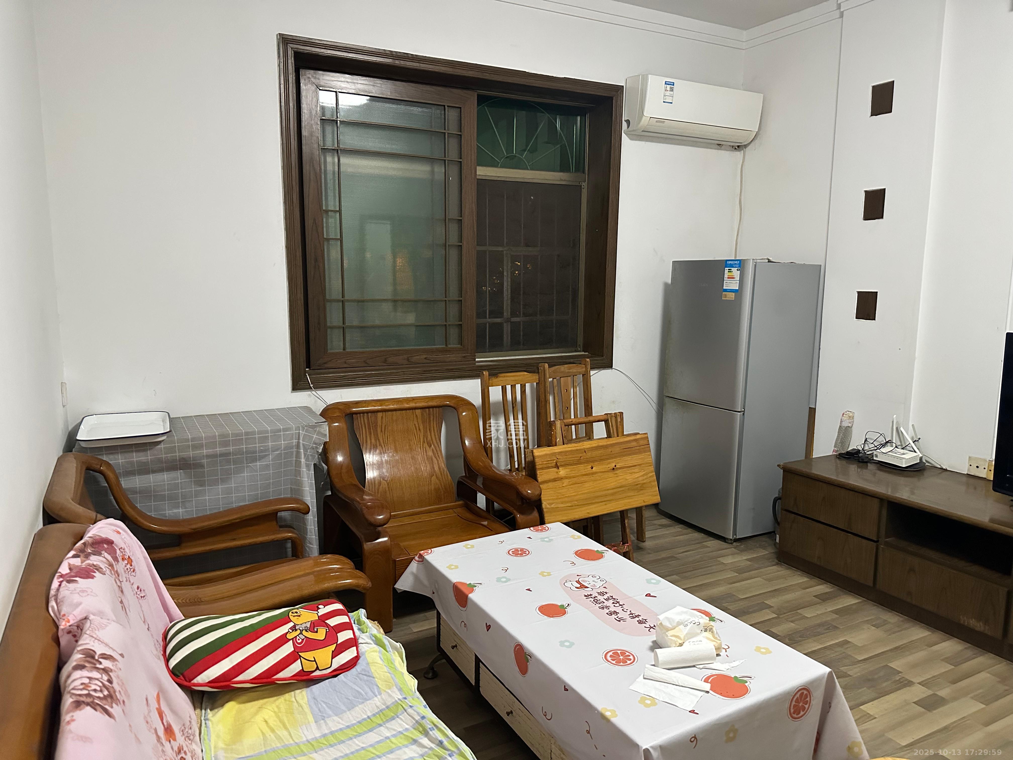 水风井社区药监局宿舍戥子桥69号  2室1厅1卫    2000.0元/月