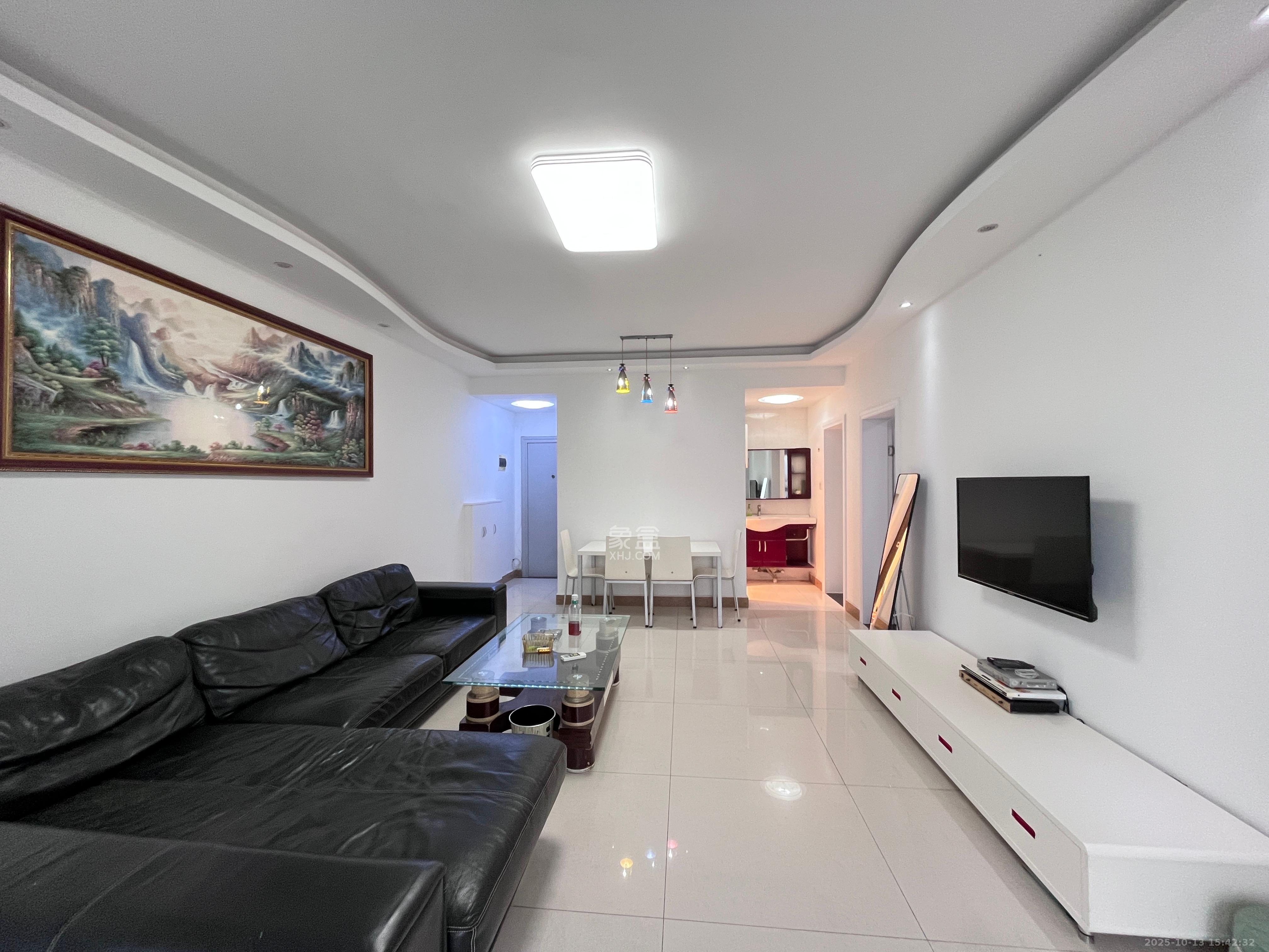 左岸右岸 2室2厅1卫 2300.0元/月 左岸右岸 2室2厅1卫 2300.0元/月室内图