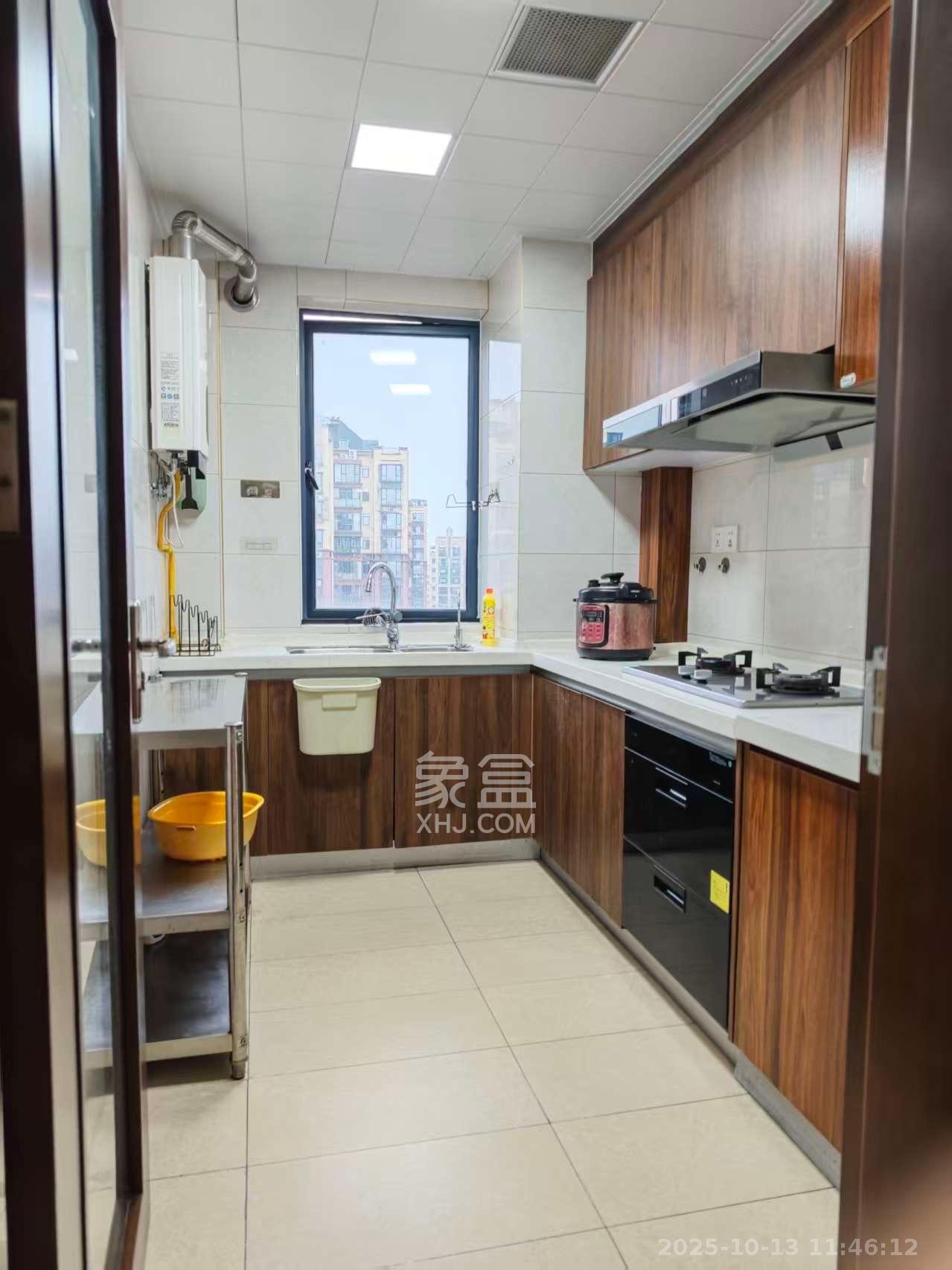 珠江东方明珠（新地东方明珠）三期  3室2厅2卫    2500.0元/月室内图