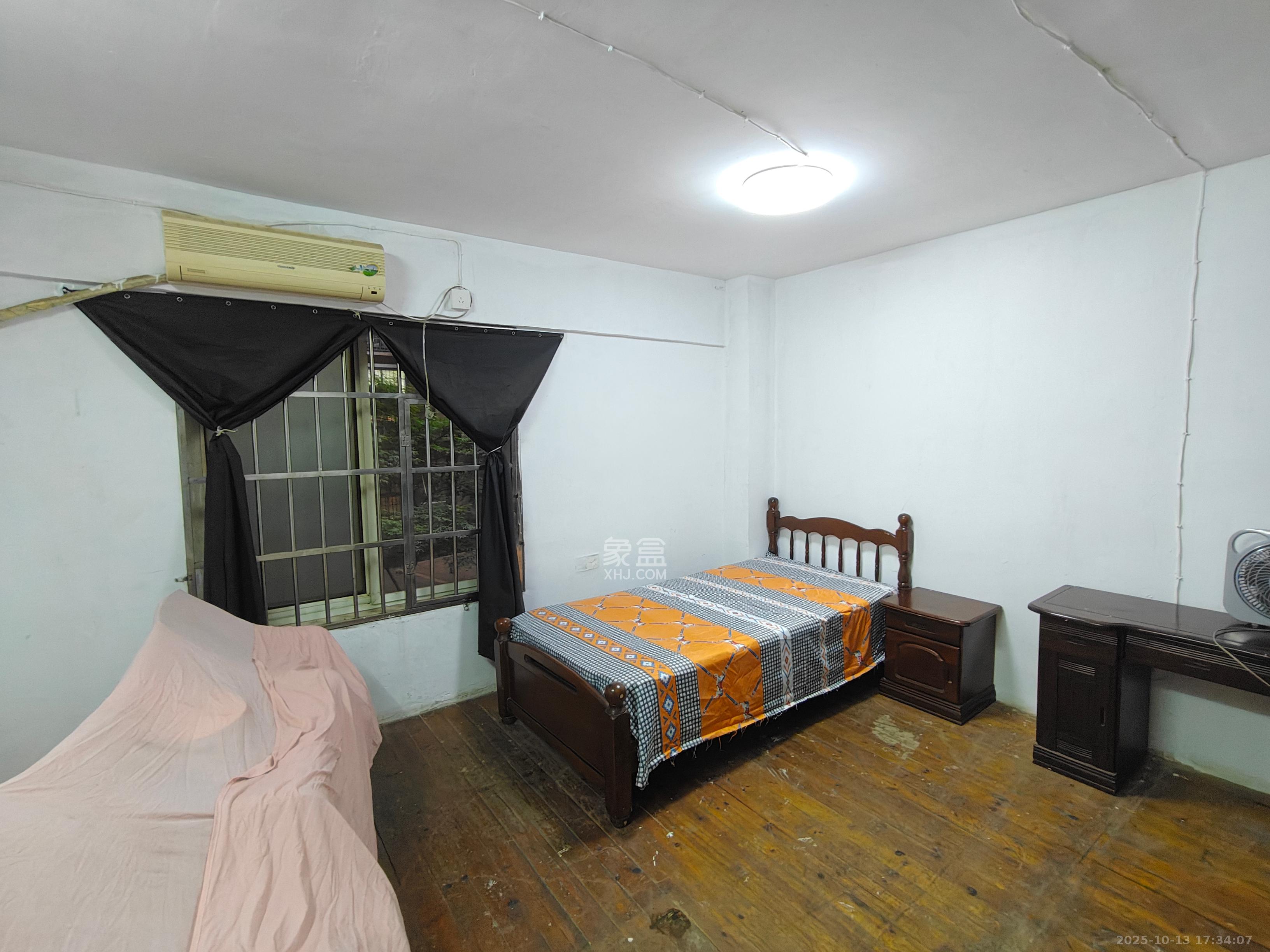 东方新城  2室1厅1卫    1800.0元/月 东方新城  2室1厅1卫    1800.0元/月室内图