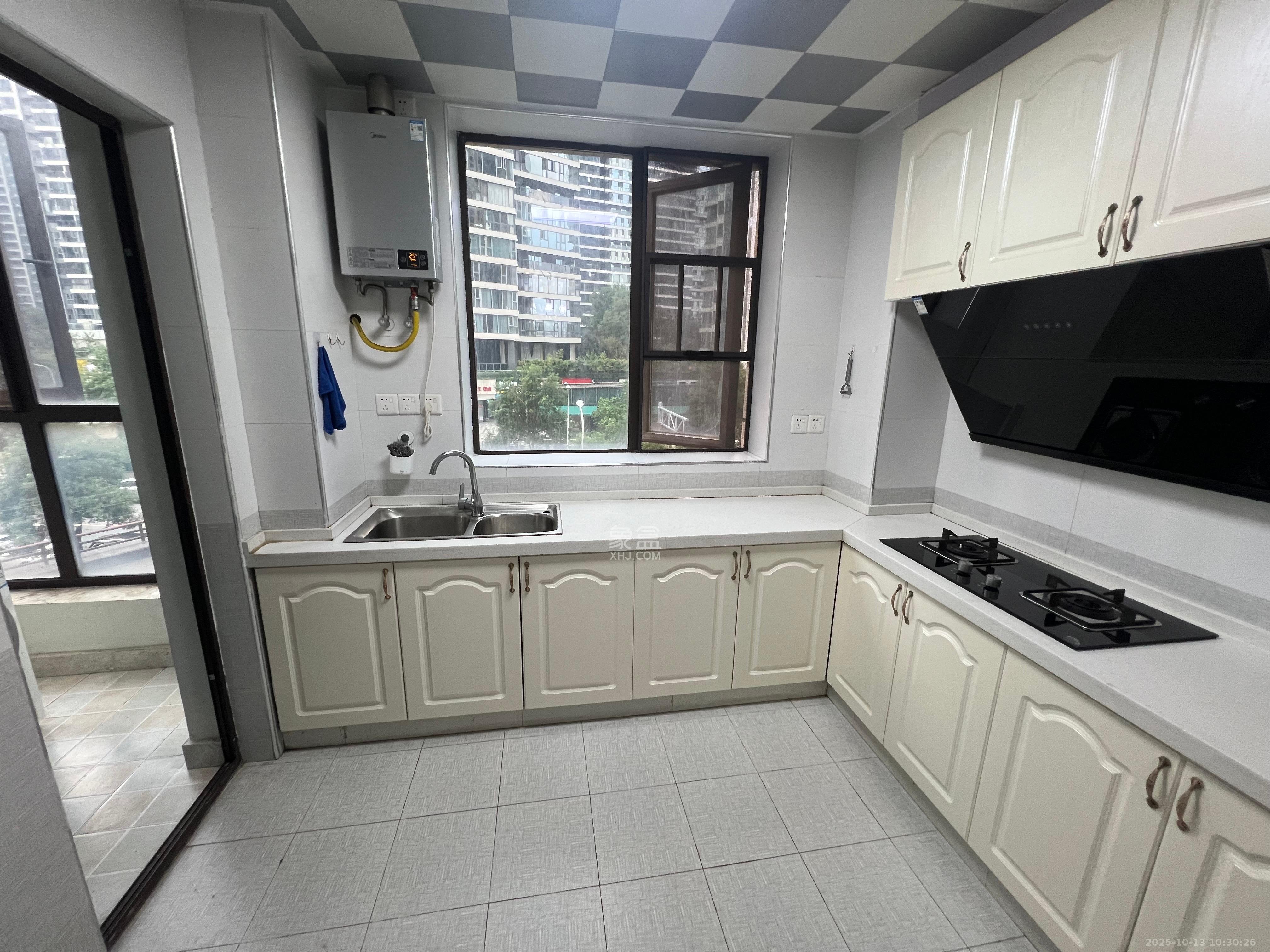 保利西海岸A区  4室2厅2卫    3500.0元/月室内图