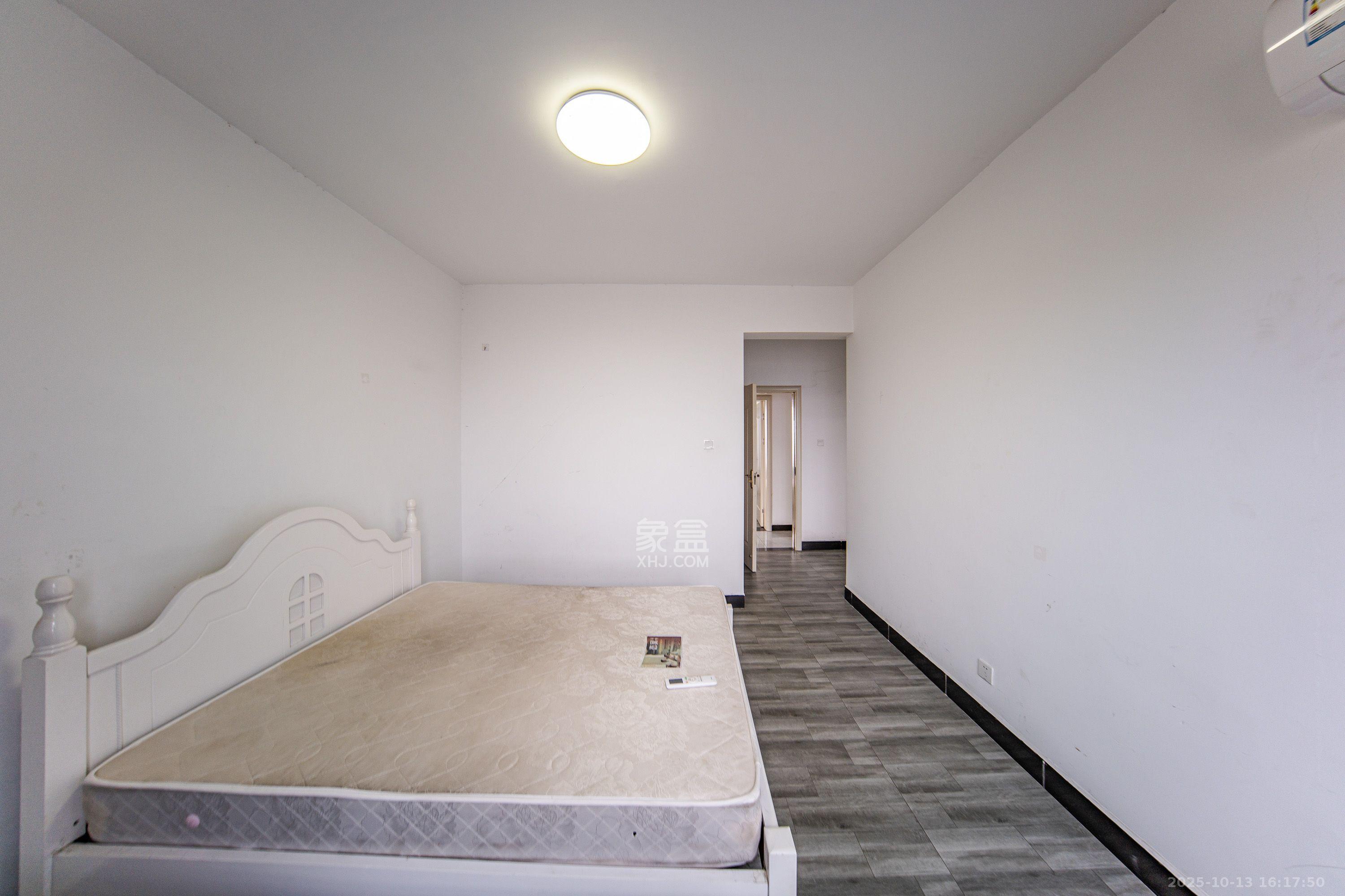 洋湖18克拉(旷远洋湖18克拉) 4室2厅2卫 3000.0元/月 洋湖18克拉(旷远洋湖18克拉) 4室2厅2卫 3000.0元/月室内图