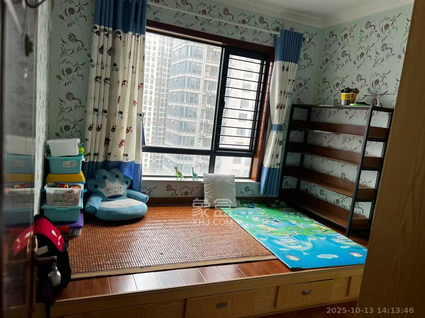 奥克斯广场  3室1厅2卫    3400.0元/月 奥克斯广场  3室1厅2卫    3400.0元/月室内图