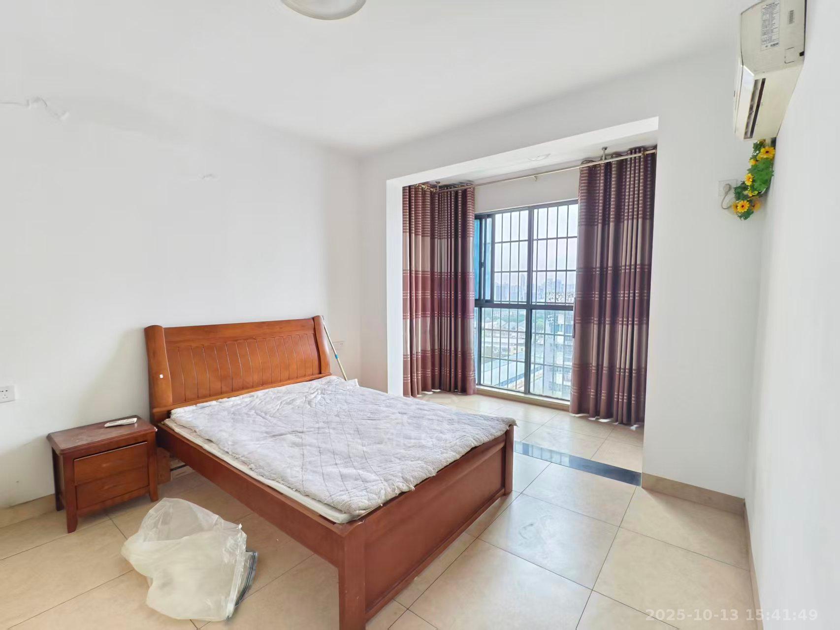 圣华名城建设北路110号 3室2厅1卫 1300.0元/月 圣华名城建设北路110号 3室2厅1卫 1300.0元/月室内图