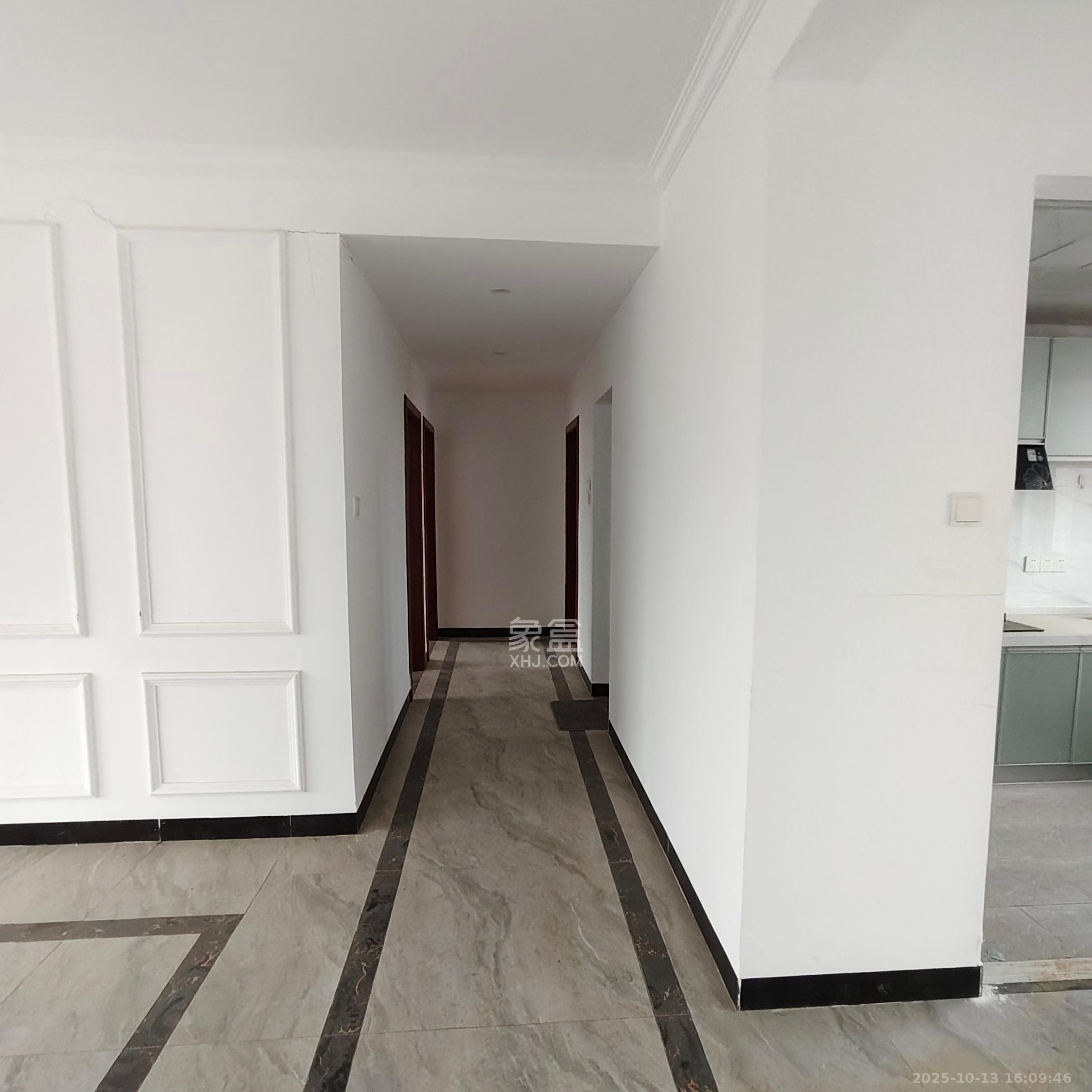 山语城一期  3室2厅2卫    2500.0元/月室内图