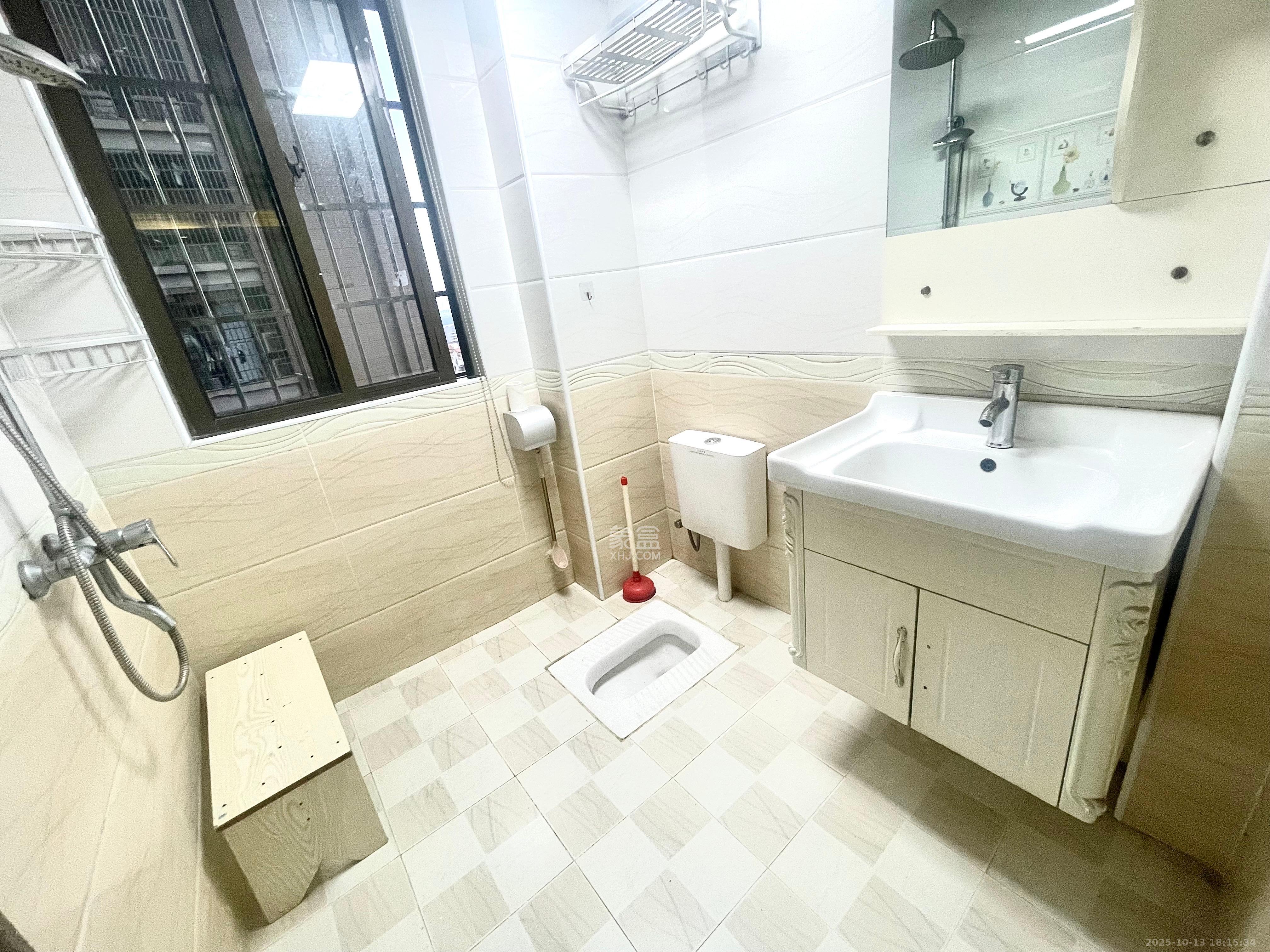 家和院  3室1厅1卫    1700.0元/月室内图