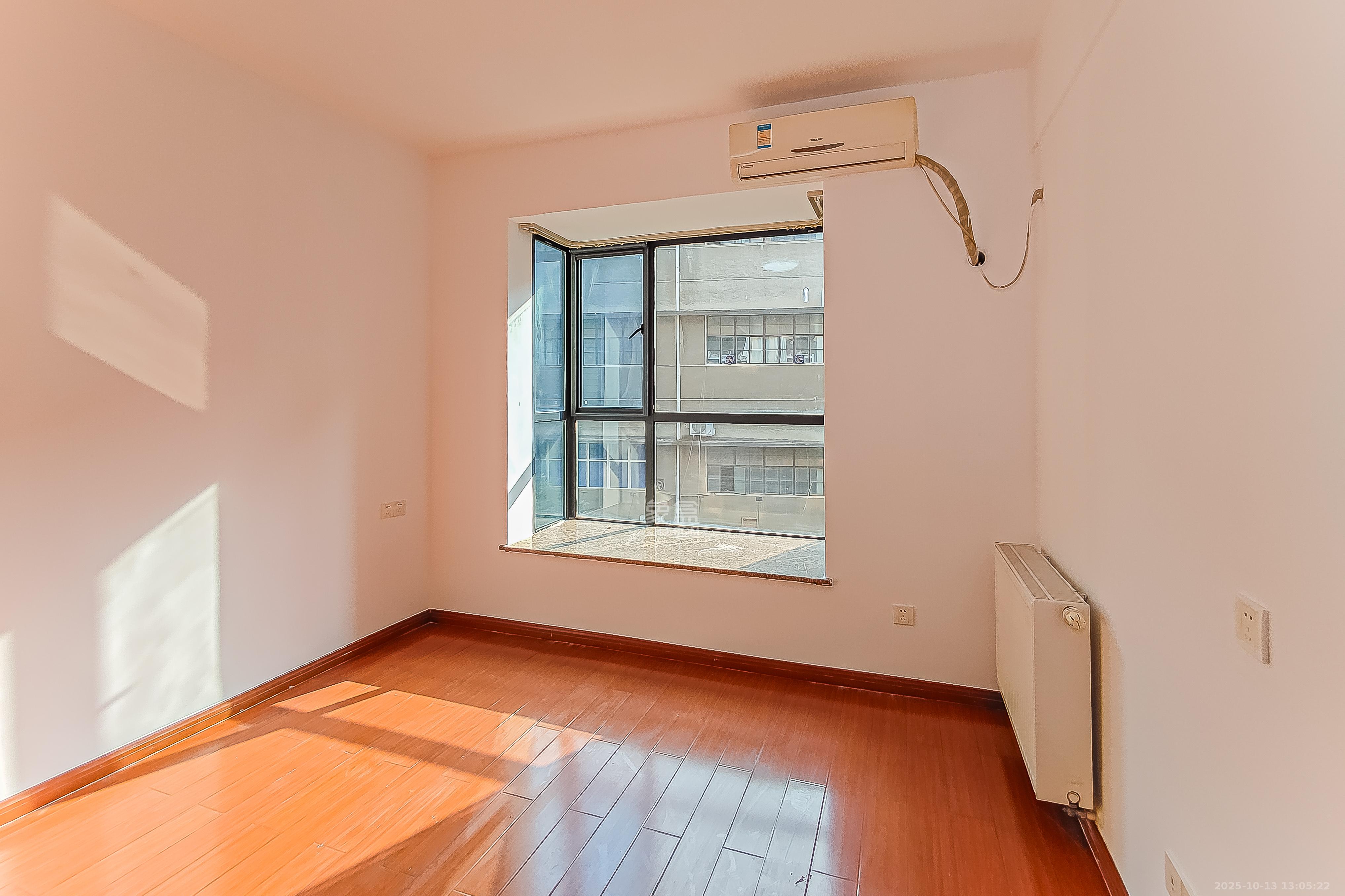 星城书香苑(星城书院) 3室2厅1卫 112.0万 星城书香苑(星城书院) 3室2厅1卫 112.0万卧室