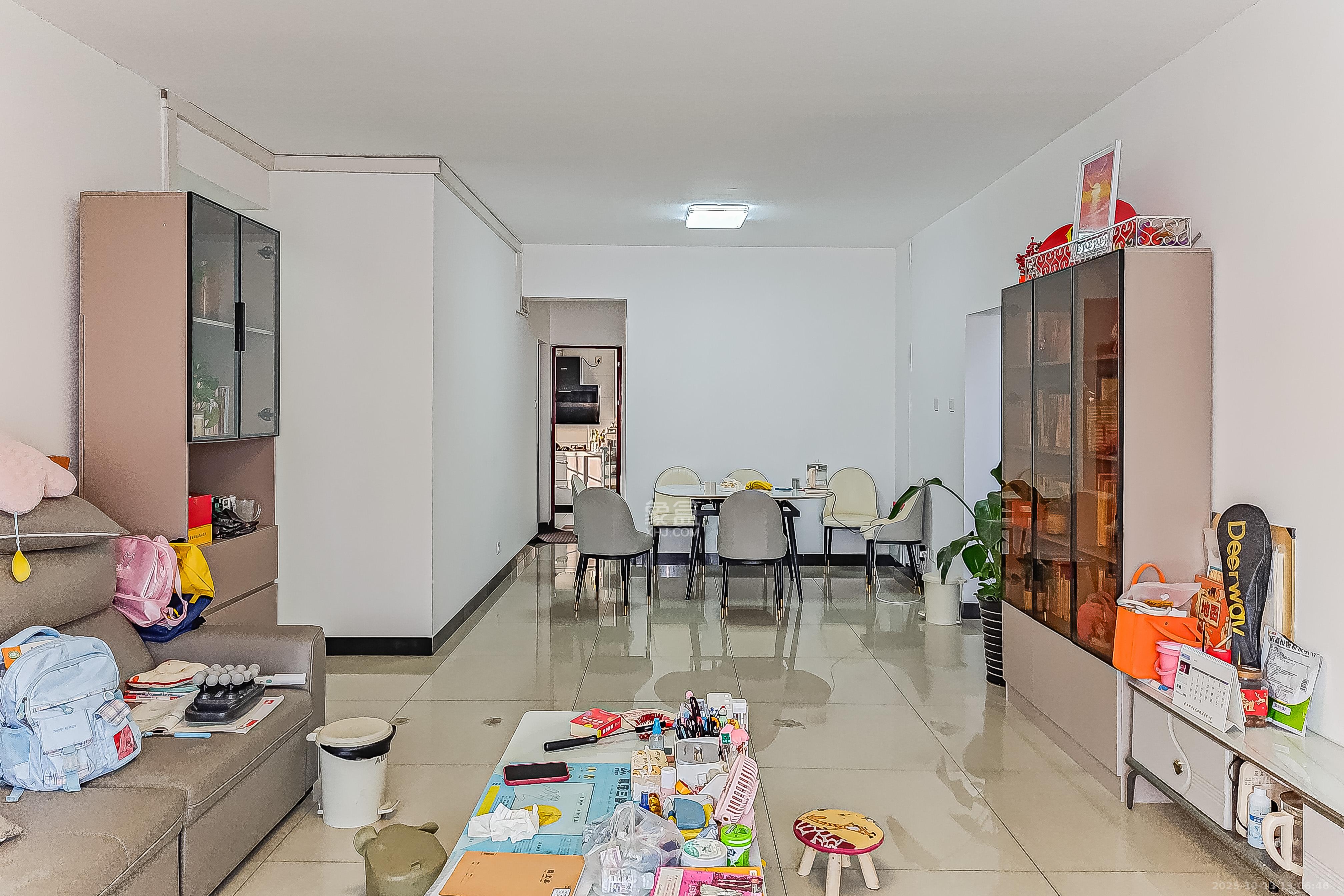 友阿光大大厦 3室2厅2卫 160.0万 友阿光大大厦 3室2厅2卫 160.0万客厅