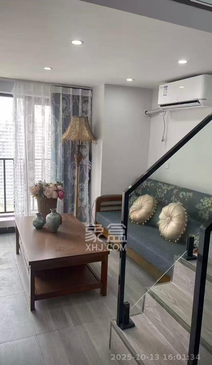 卓越江岸  1室1厅1卫    2400.0元/月 卓越江岸  1室1厅1卫    2400.0元/月室内图