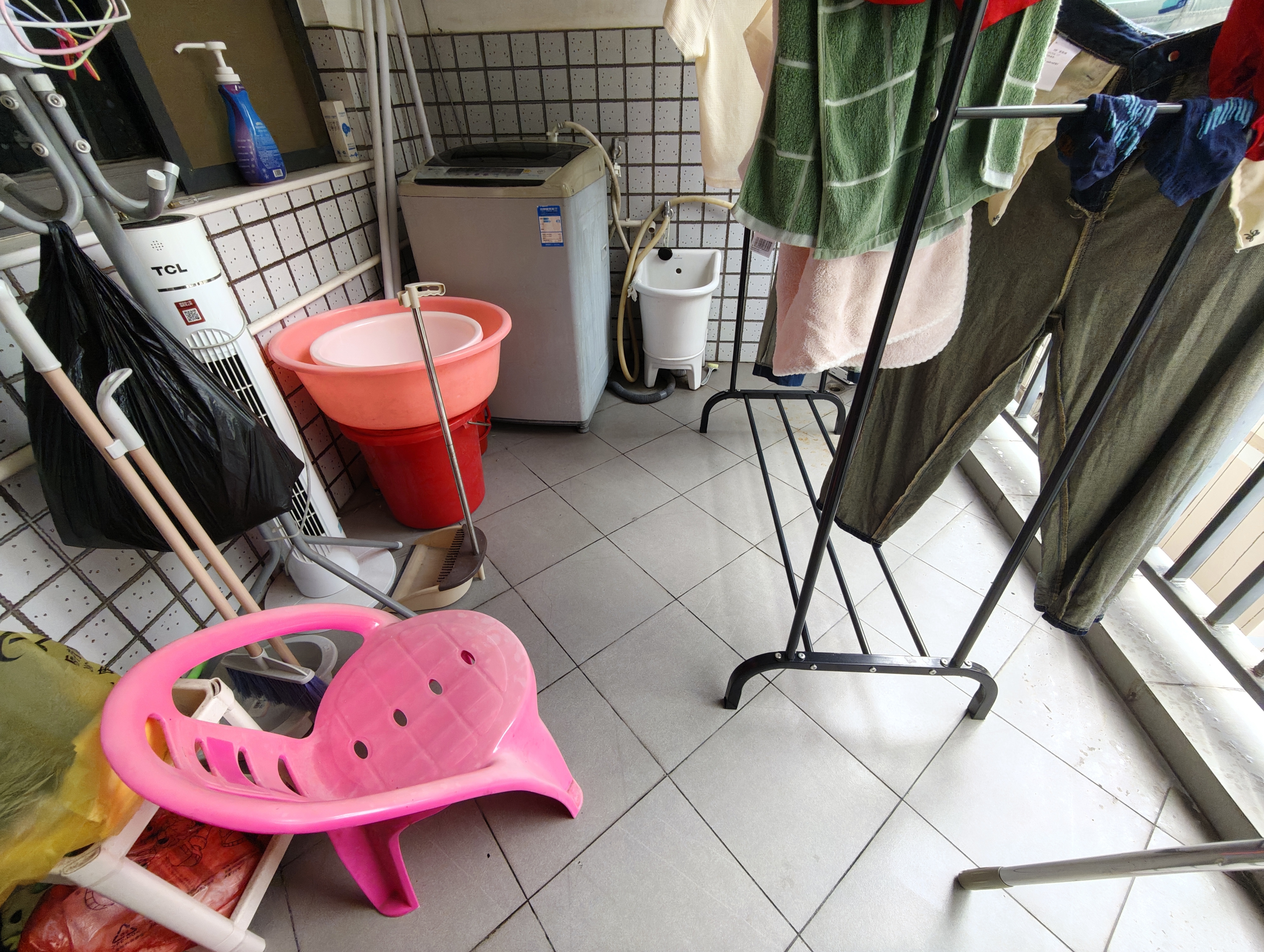 宜家广场 2室2厅1卫 73.0万 宜家广场 2室2厅1卫 73.0万客厅