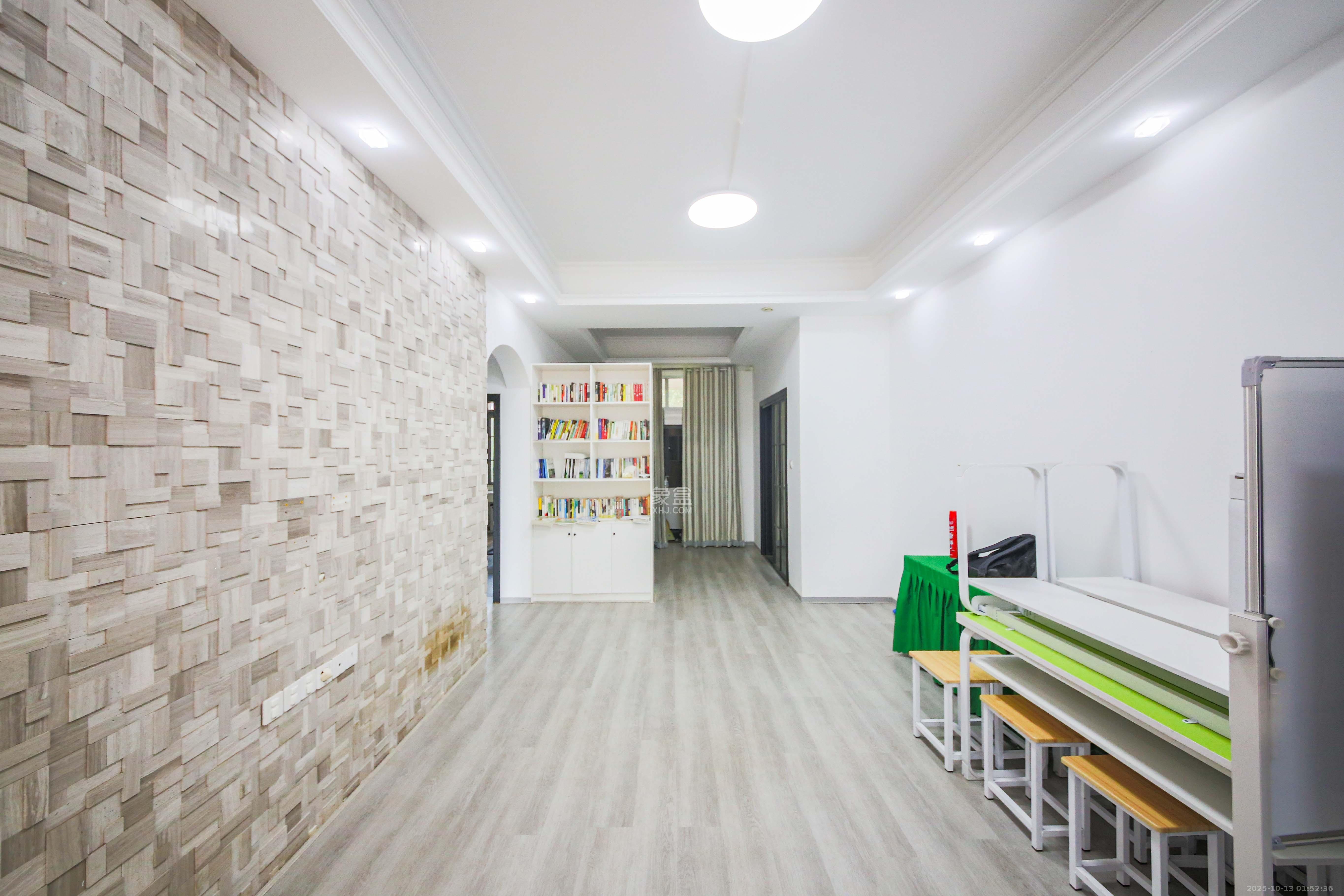 奥林匹克花园 2室1厅1卫 95.0万 奥林匹克花园 2室1厅1卫 95.0万客厅