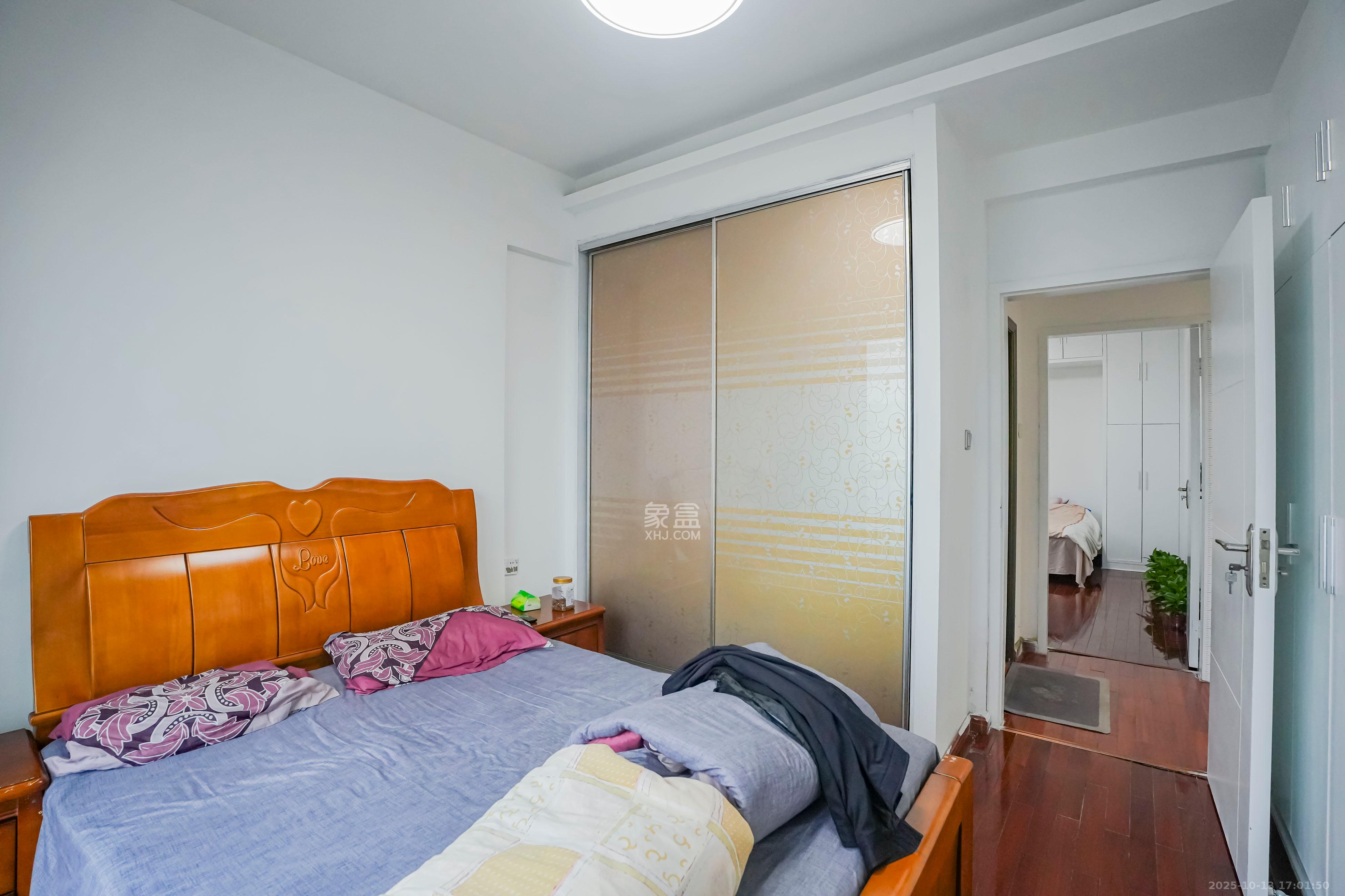 金土地第一湾  2室2厅1卫    72.0万卧室