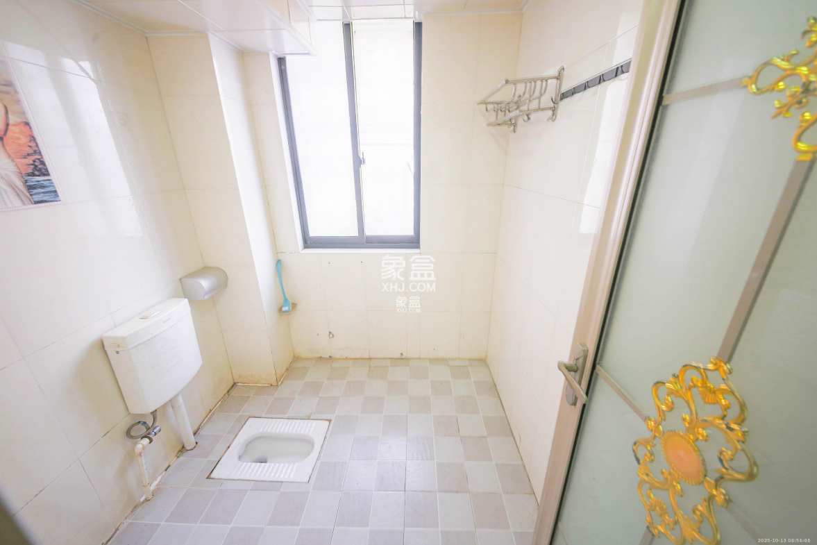 天城泰祥苑 4室2厅2卫 2600.0元/月 天城泰祥苑 4室2厅2卫 2600.0元/月室内图