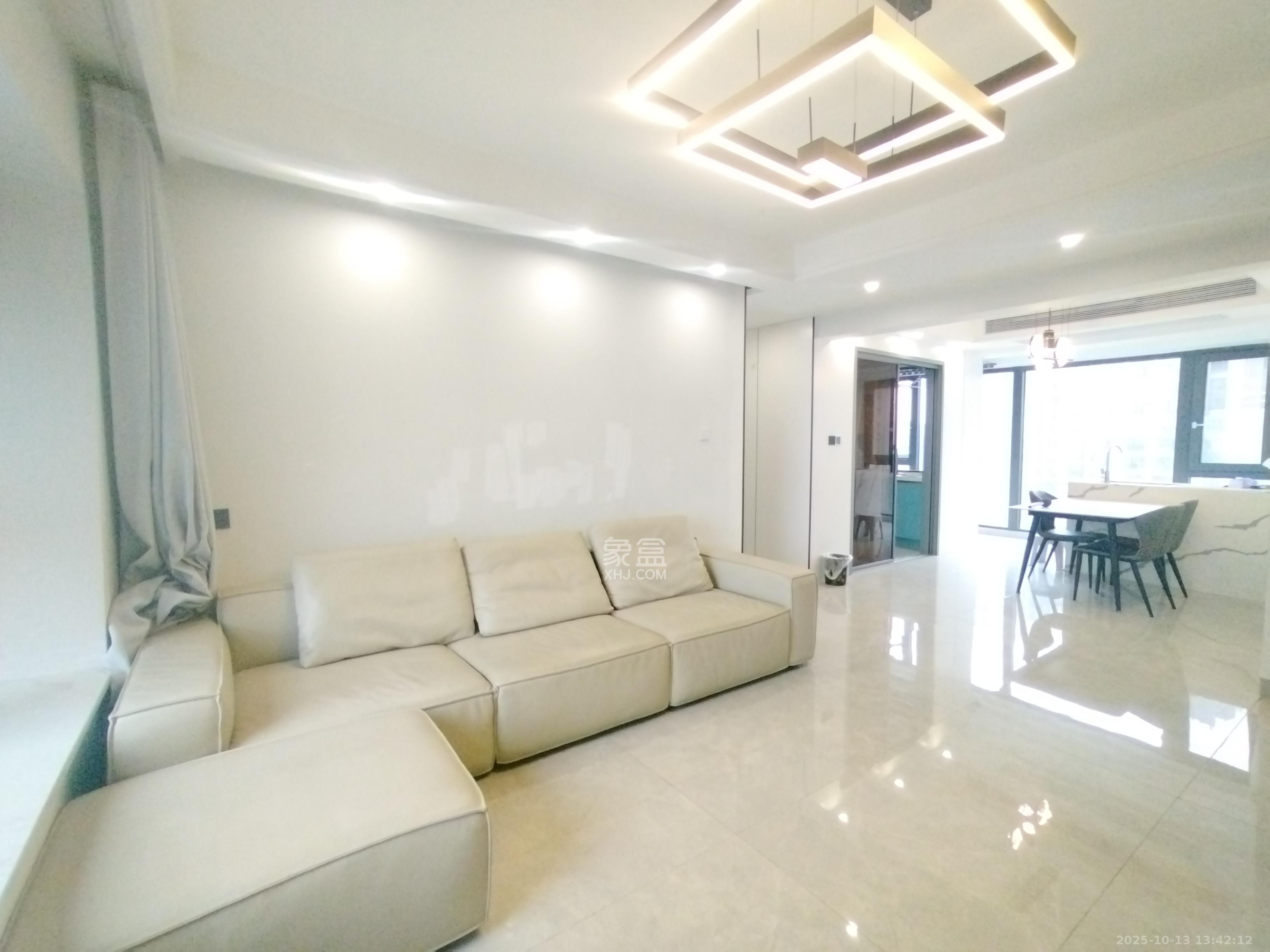 荣盛花语城  3室2厅1卫    2300.0元/月 荣盛花语城  3室2厅1卫    2300.0元/月