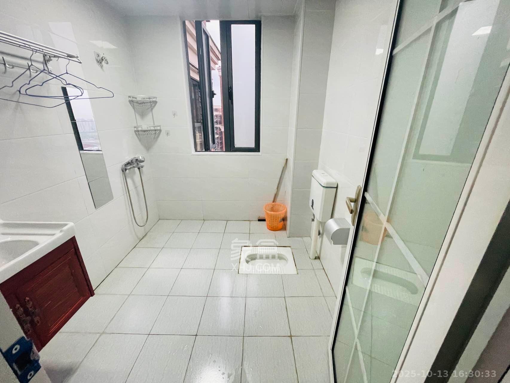 半山壹号 3室2厅2卫 2800.0元/月 半山壹号 3室2厅2卫 2800.0元/月室内图