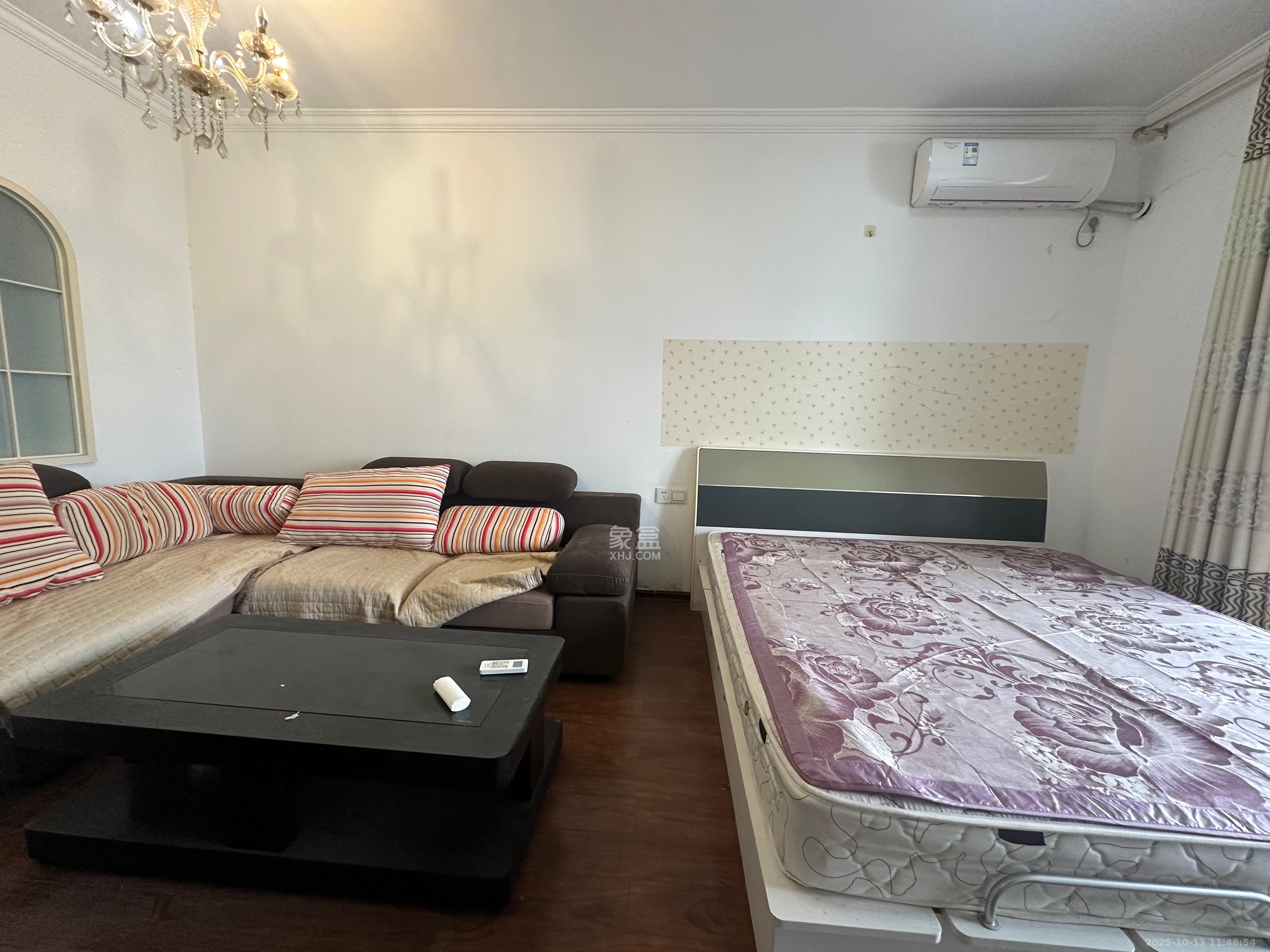 时代星城  1室1厅1卫    1000.0元/月室内图