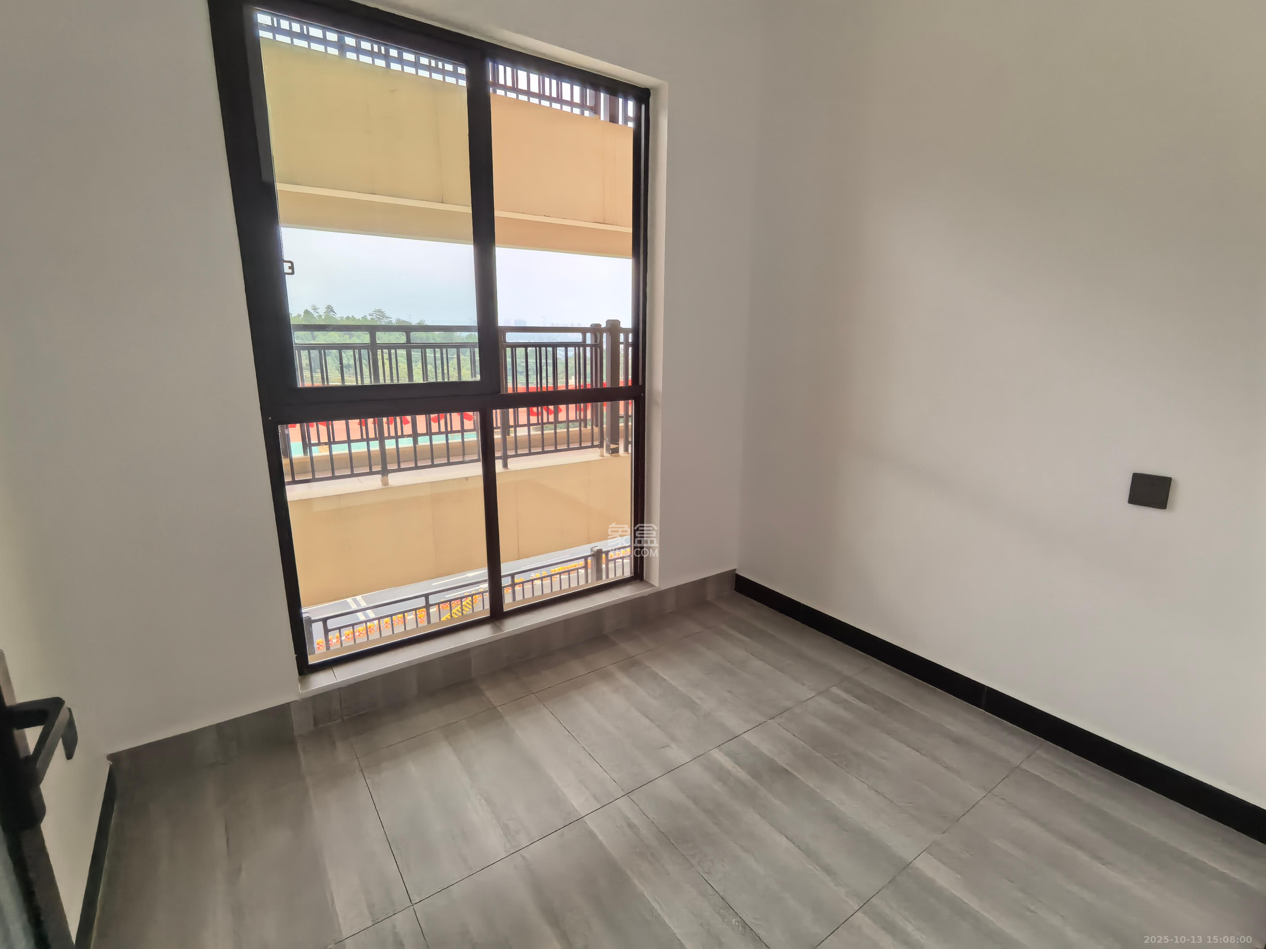 澳海弘阳云潇赋 3室2厅1卫 2300.0元/月 澳海弘阳云潇赋 3室2厅1卫 2300.0元/月室内图