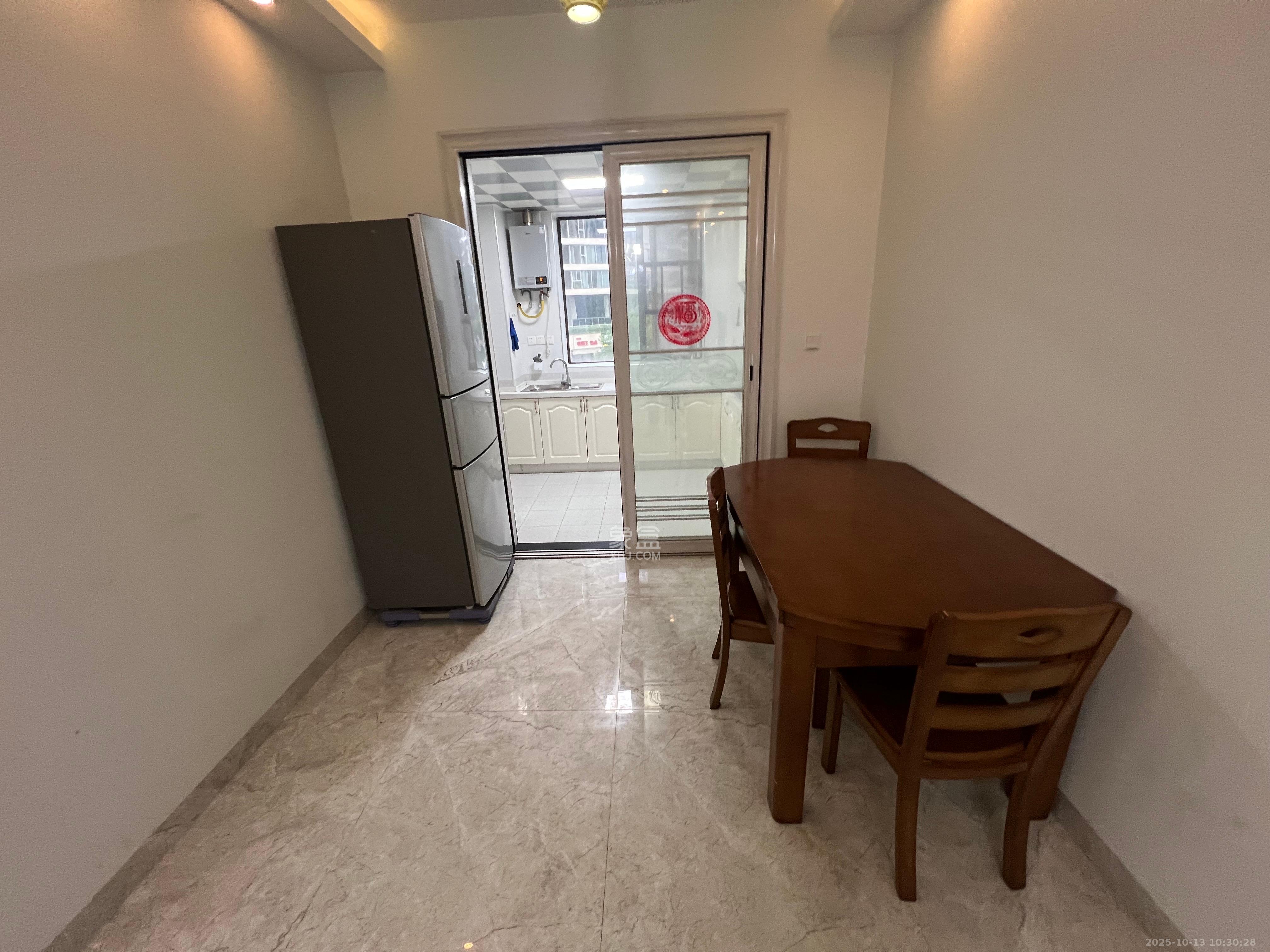 保利西海岸A区 4室2厅2卫 3500.0元/月 保利西海岸A区 4室2厅2卫 3500.0元/月室内图