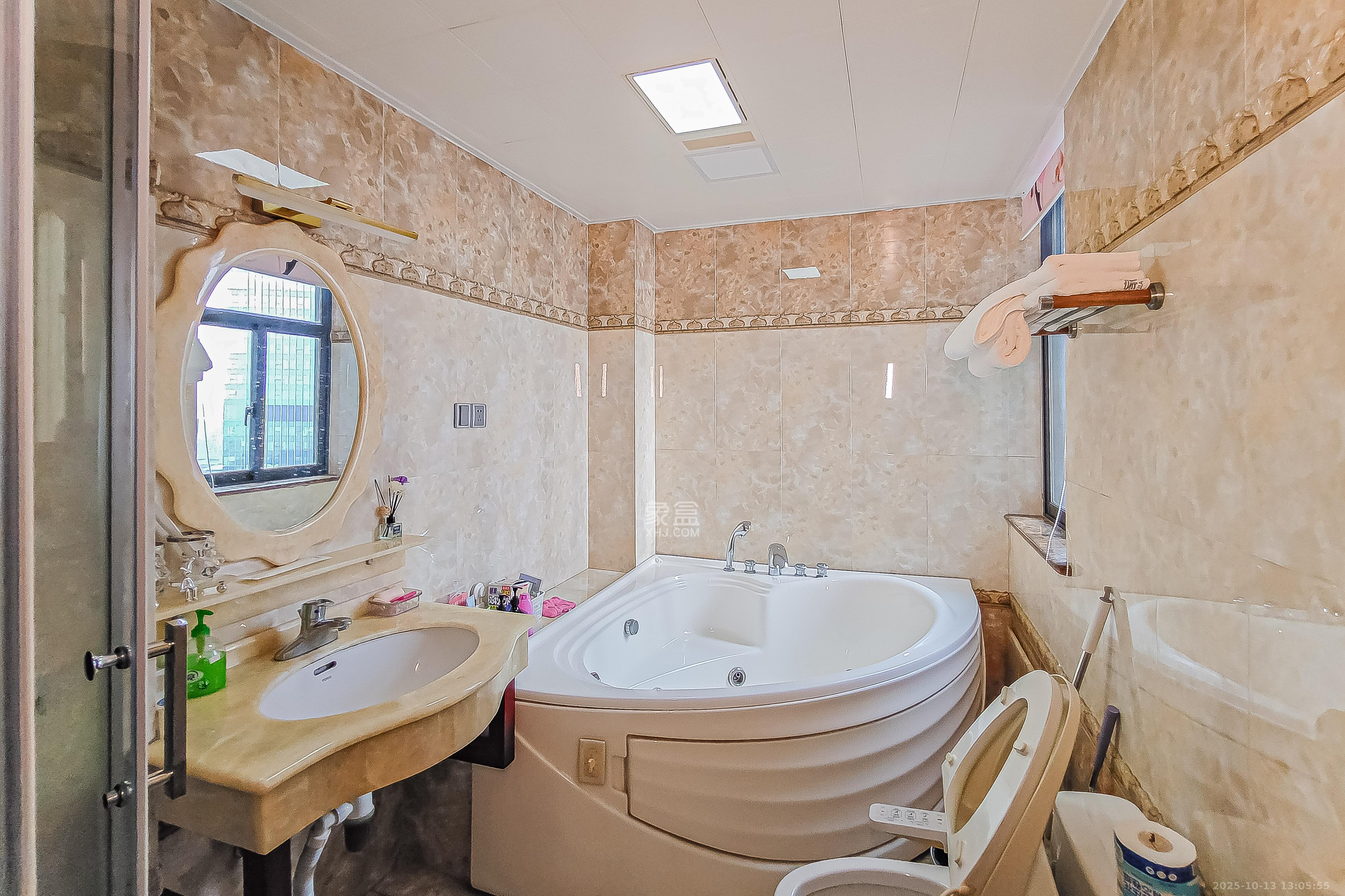 书院观邸 4室2厅1卫 238.0万 书院观邸 4室2厅1卫 238.0万卫生间