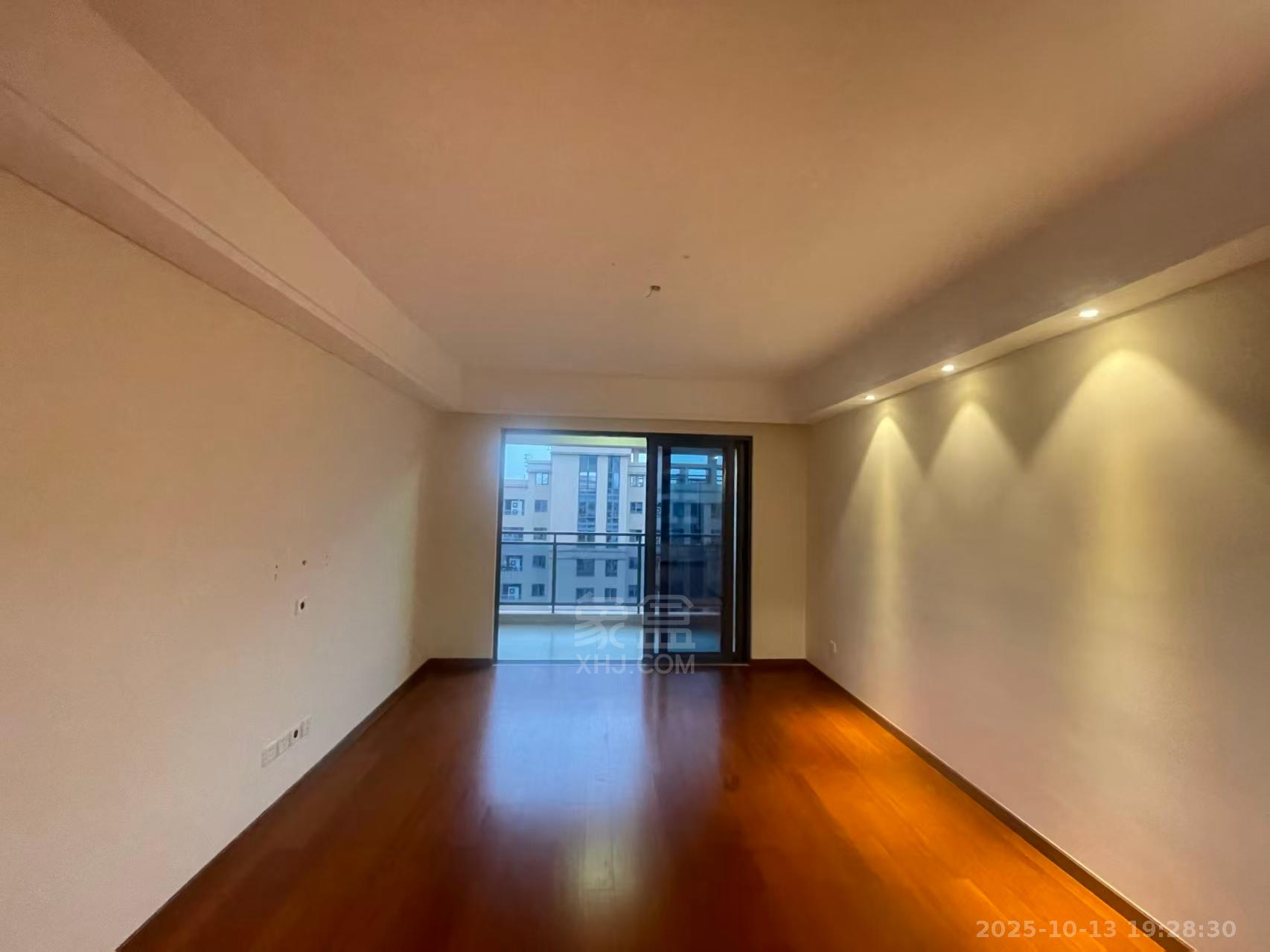 晋合湘水湾四期 3室2厅2卫 3000.0元/月 晋合湘水湾四期 3室2厅2卫 3000.0元/月户型图