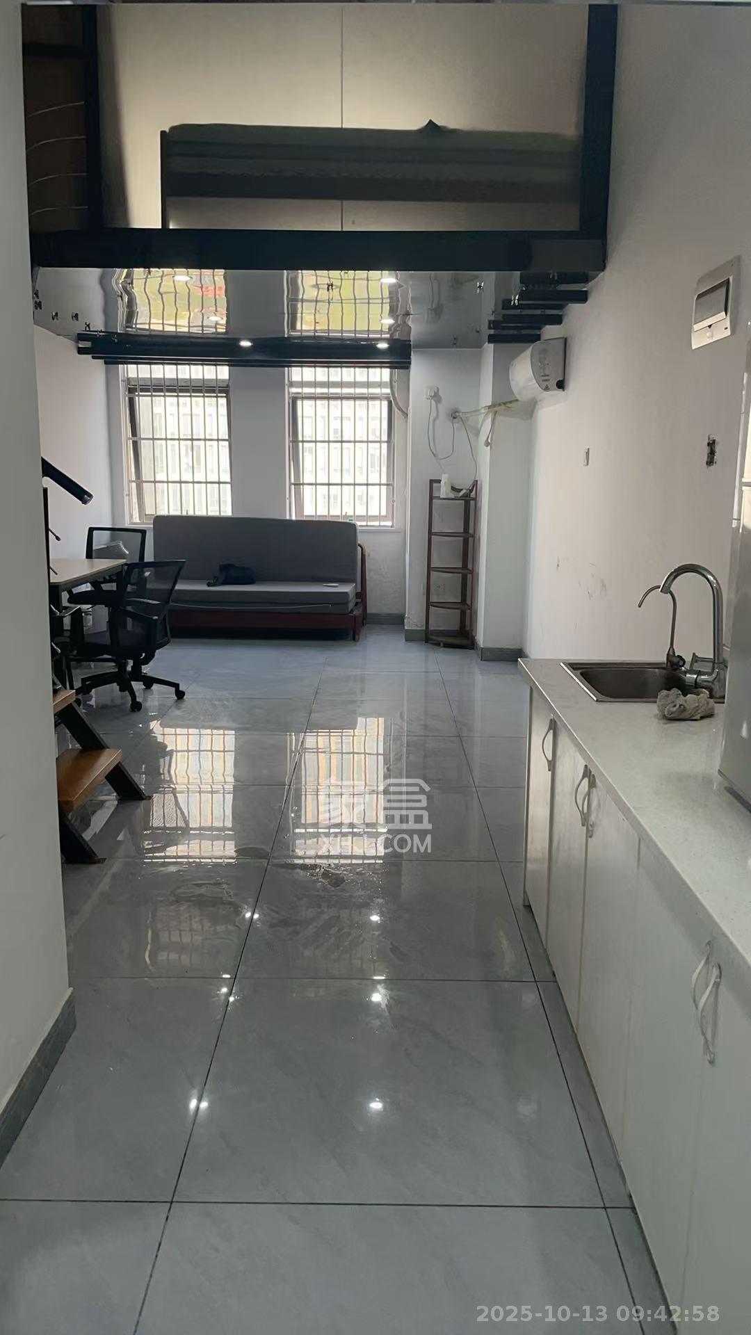 华润置地广场二期  1室1厅1卫    1680.0元/月室内图