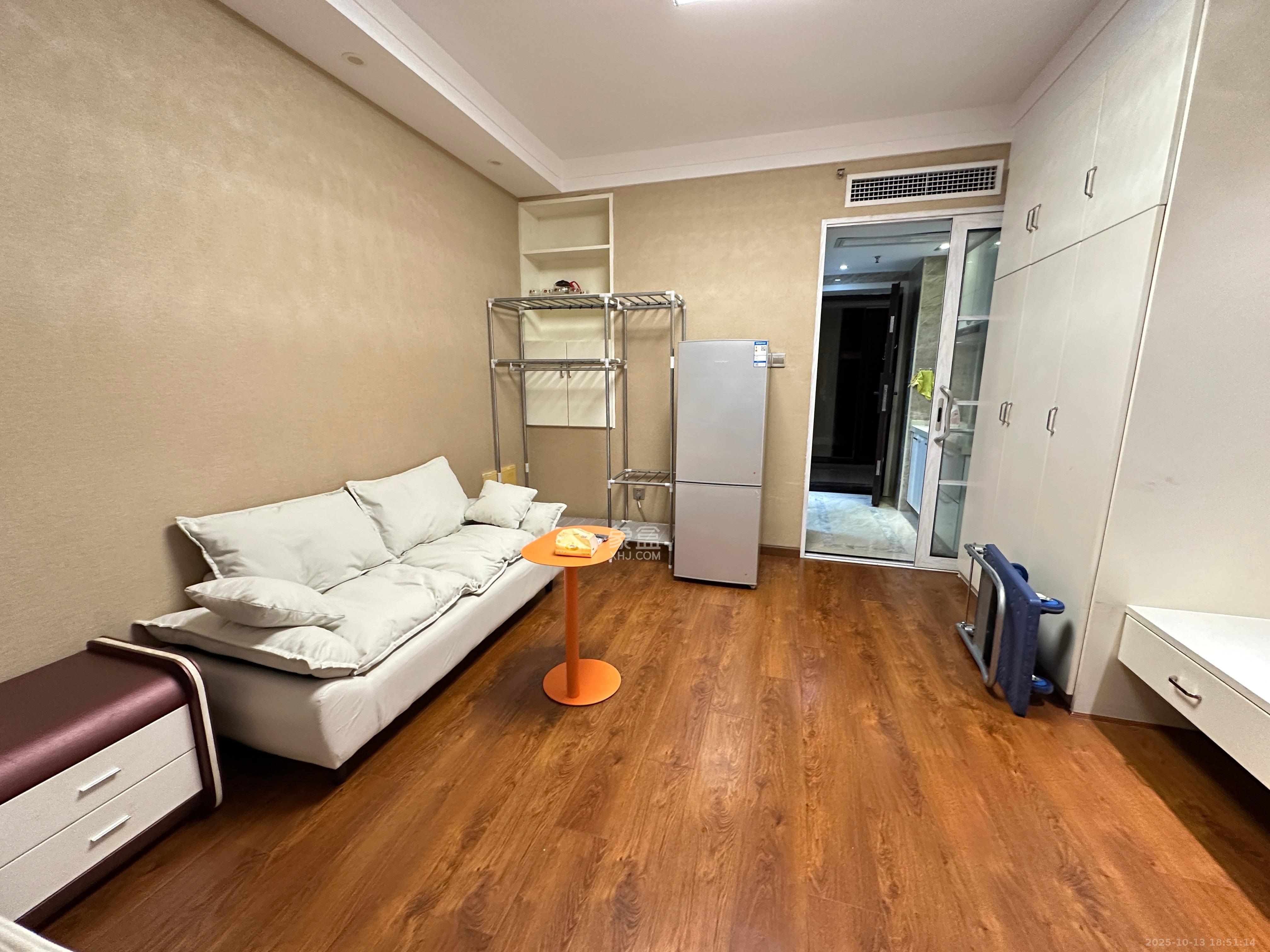 保利国际广场 1室1厅1卫 2300.0元/月 保利国际广场 1室1厅1卫 2300.0元/月室内图