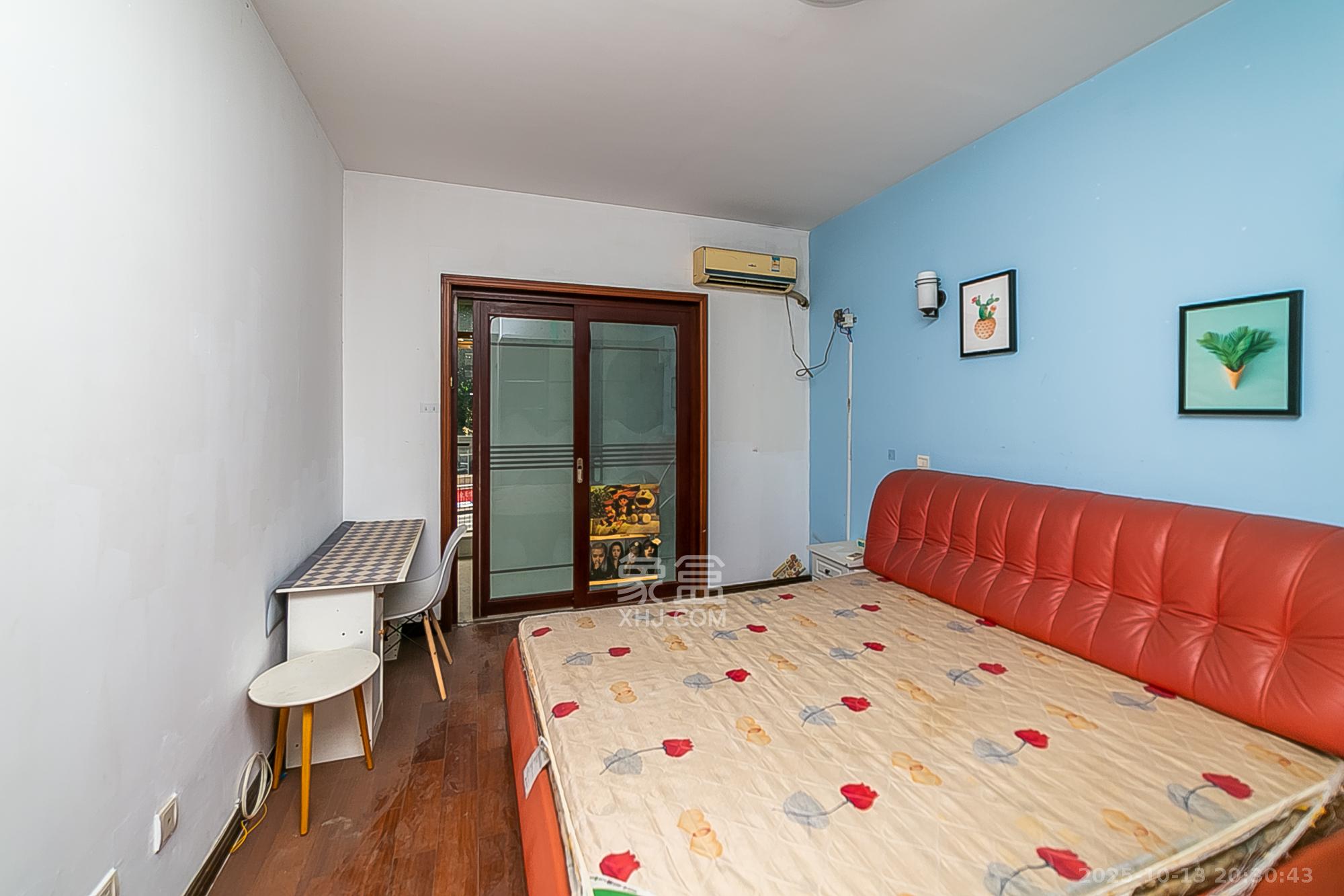 华银园 4室2厅2卫 95.0万 华银园 4室2厅2卫 95.0万卧室