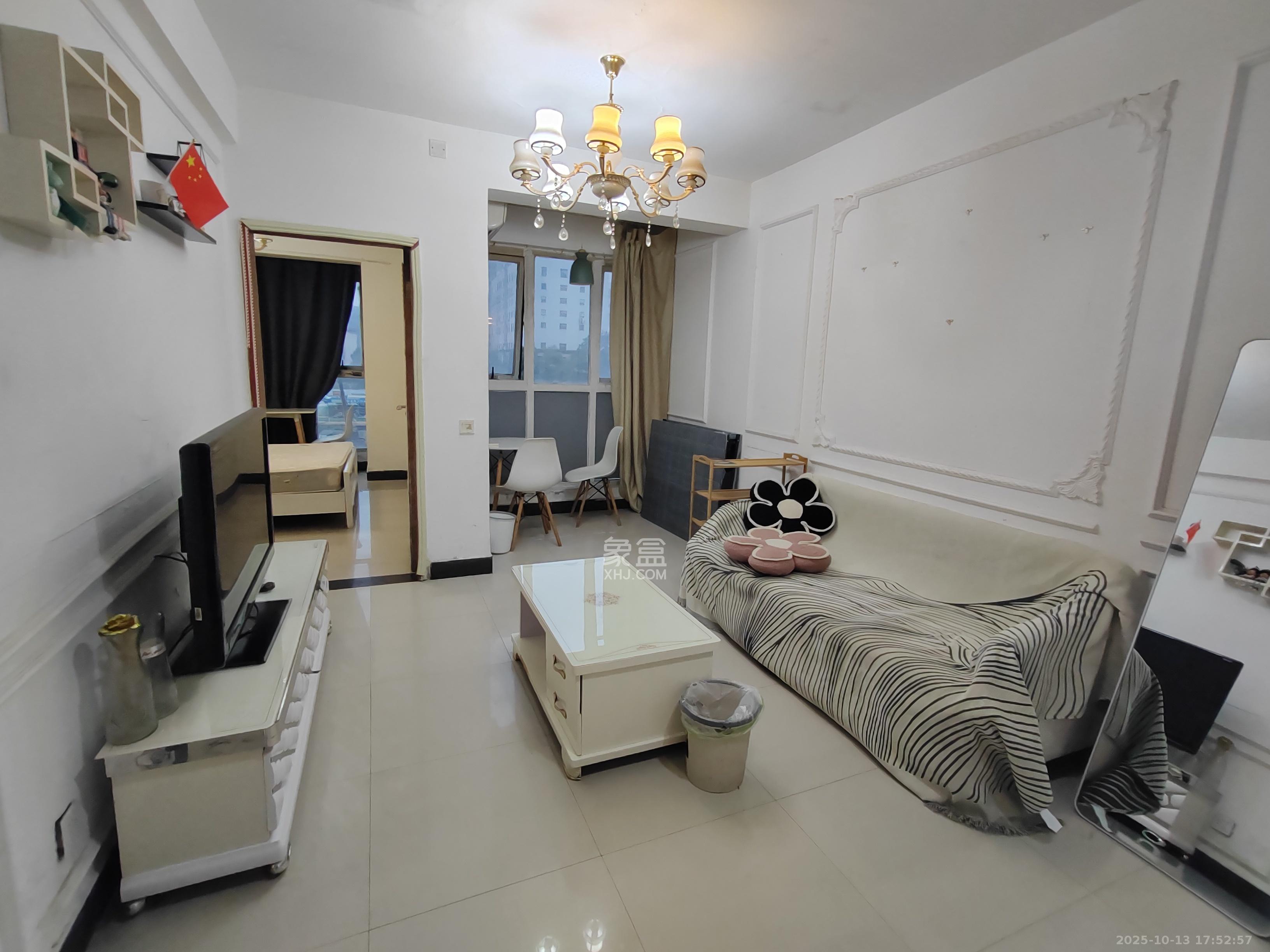 中天广场  1室1厅1卫    1900.0元/月 中天广场  1室1厅1卫    1900.0元/月