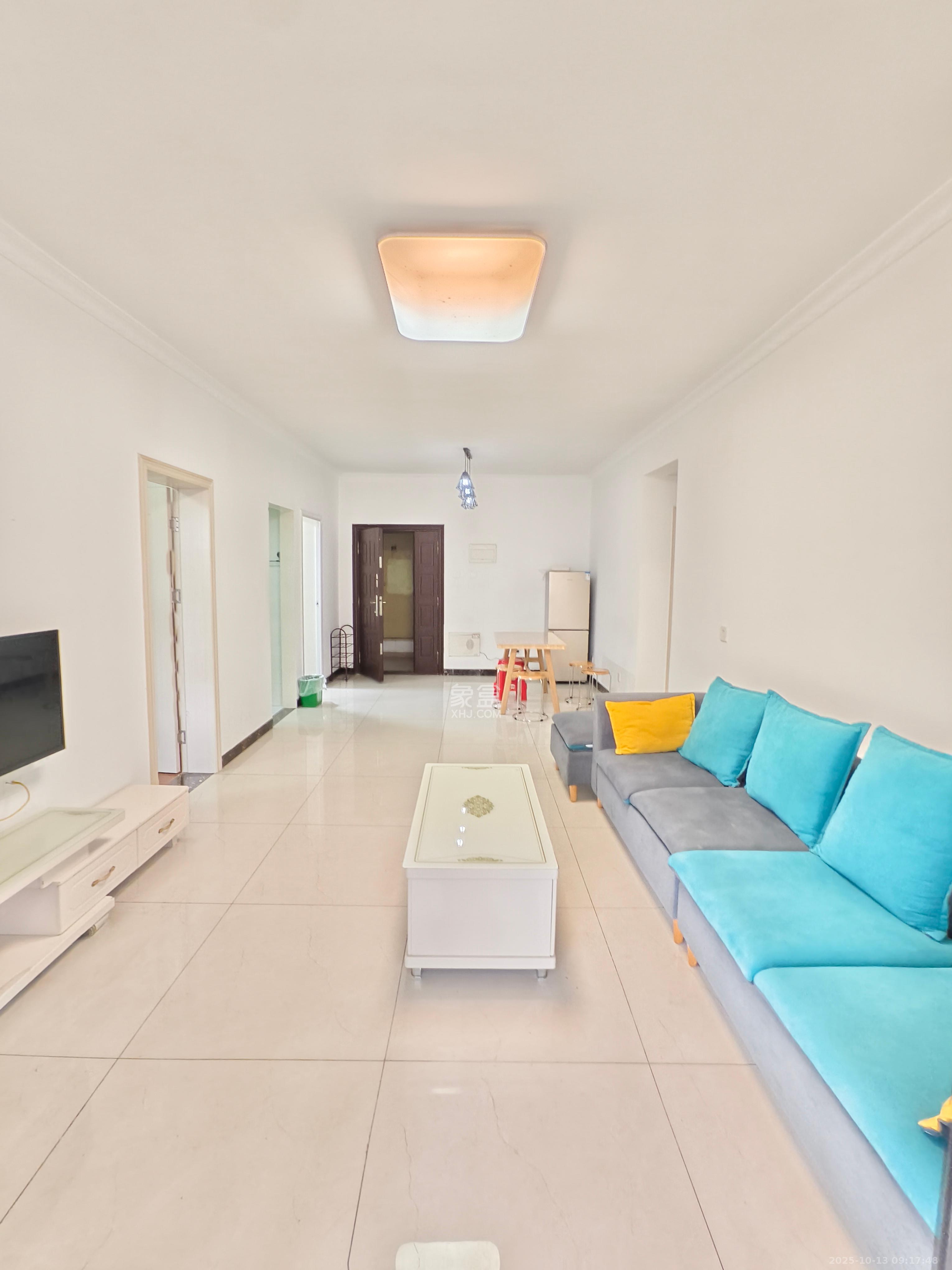 南枫时光 3室2厅1卫 2400.0元/月 南枫时光 3室2厅1卫 2400.0元/月室内图