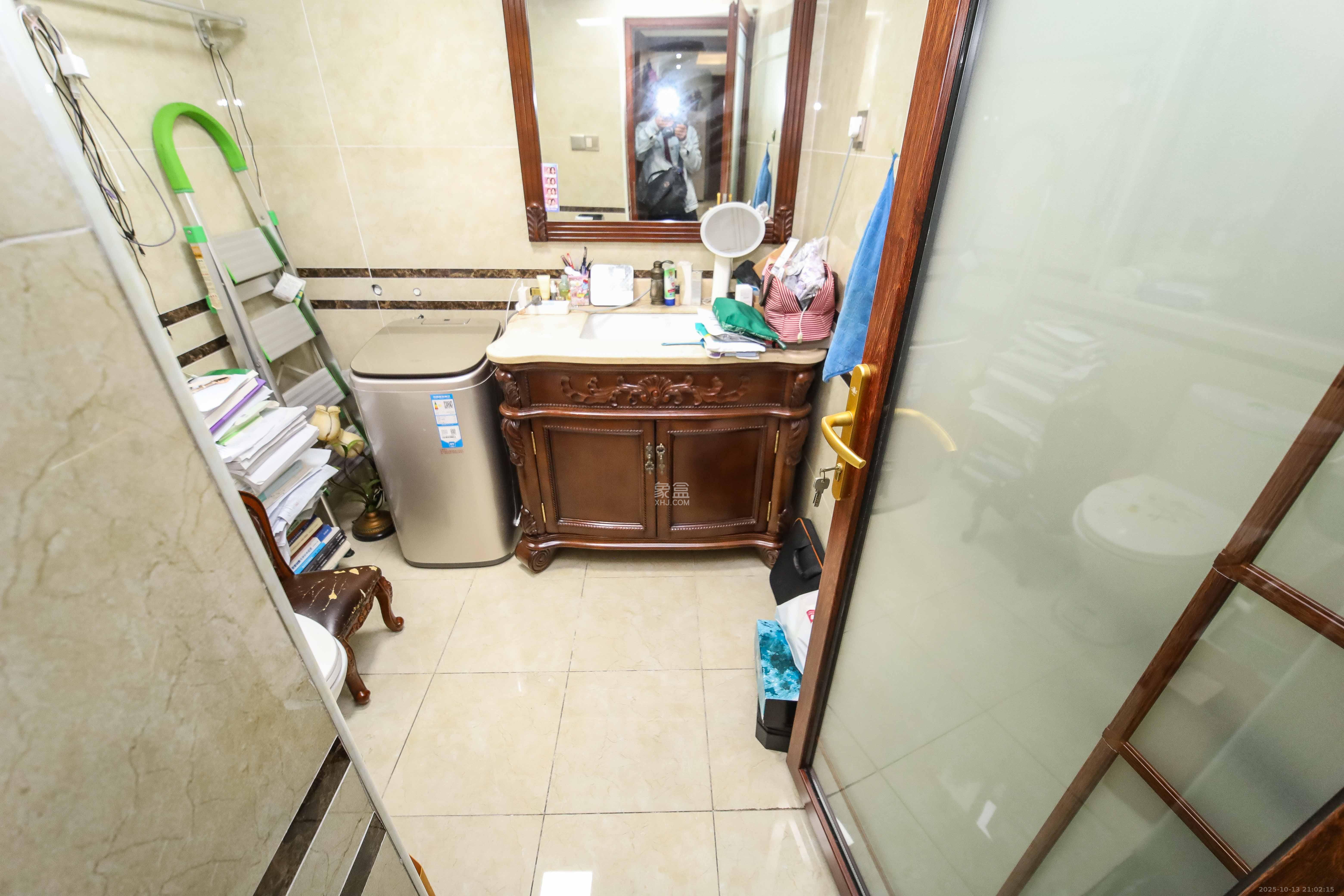 长房白沙湾 3室2厅2卫 135.0万 长房白沙湾 3室2厅2卫 135.0万卫生间