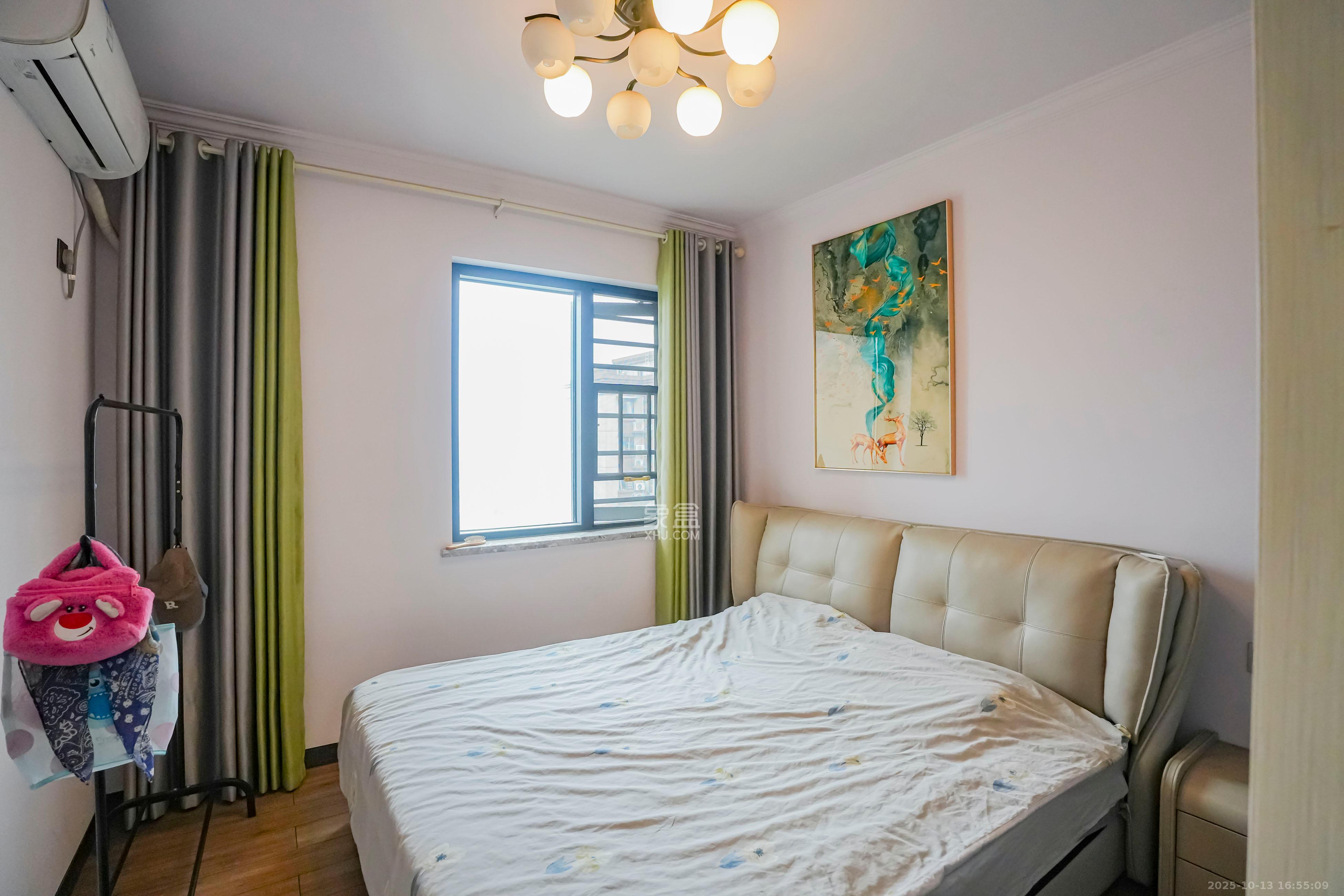 鑫利家园  2室2厅1卫    65.0万卧室