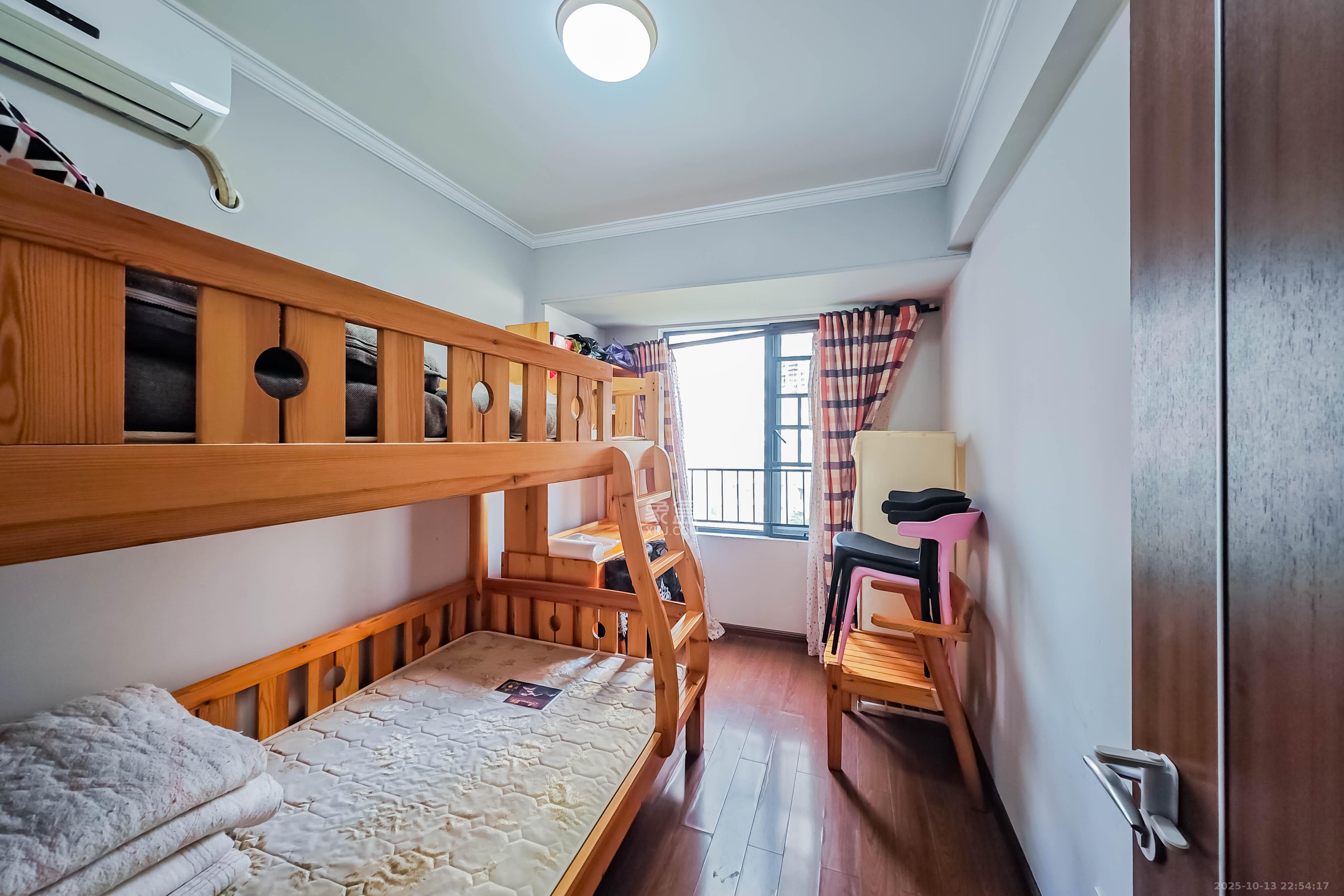 万科金域华府二期  3室2厅1卫    98.0万卧室