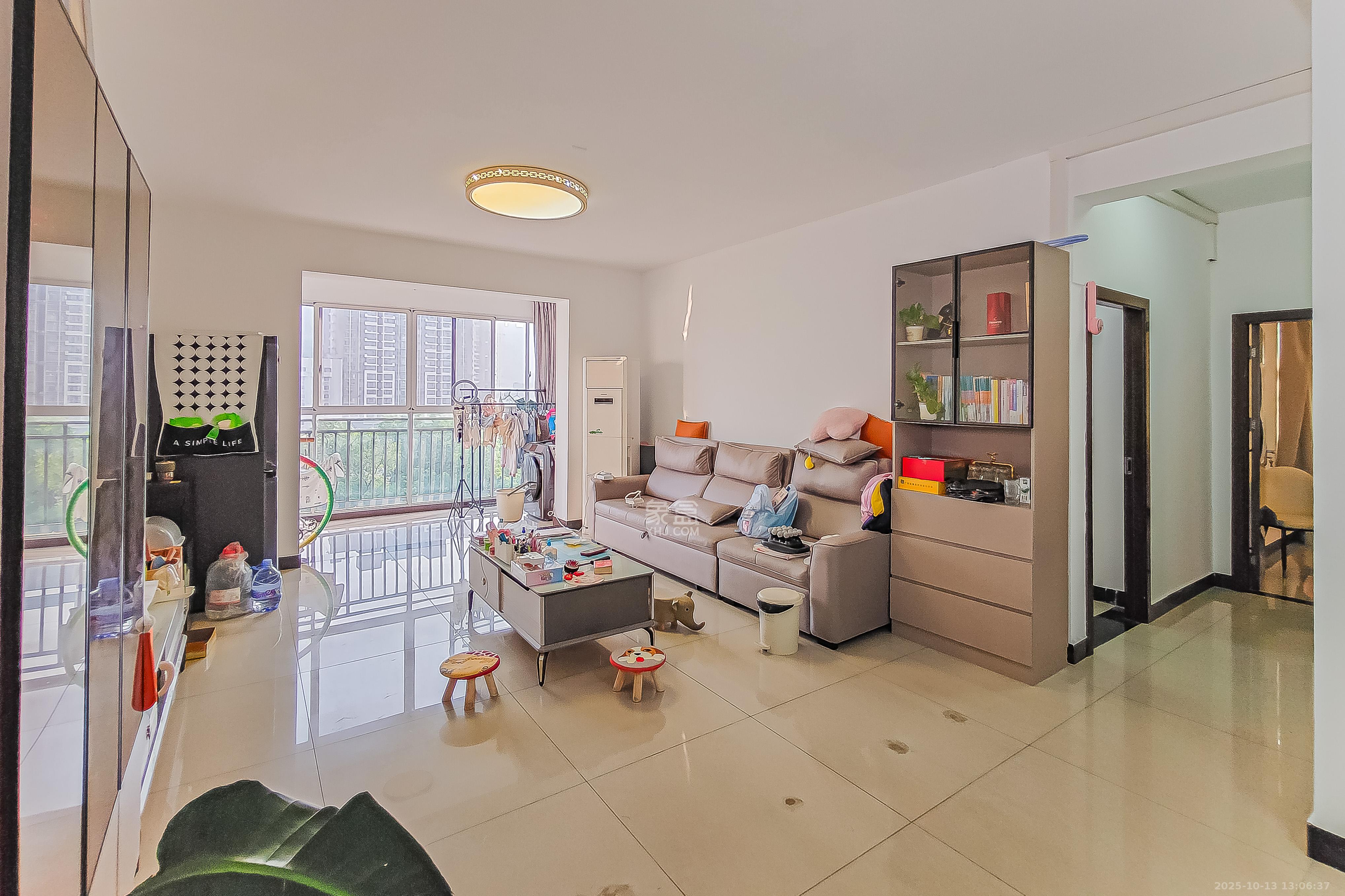 友阿光大大厦 3室2厅2卫 160.0万 友阿光大大厦 3室2厅2卫 160.0万客厅